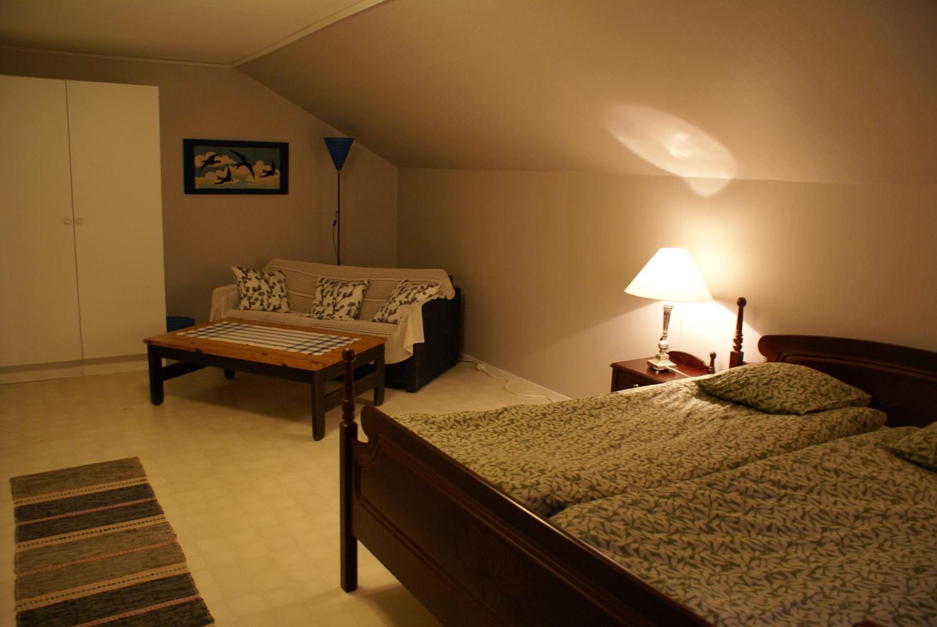 Family Room - Photo 2