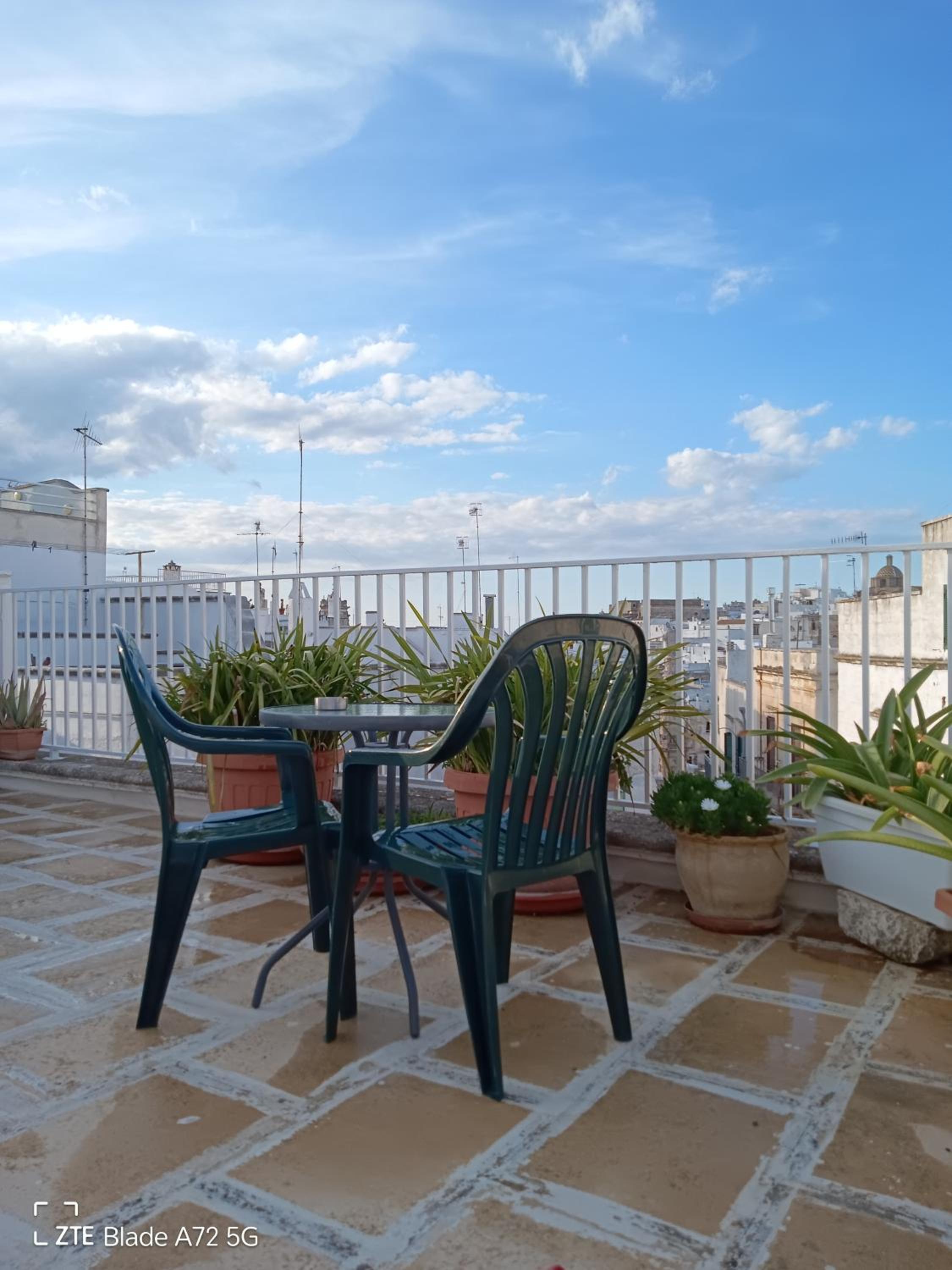Apartment with Terrace - Photo 11