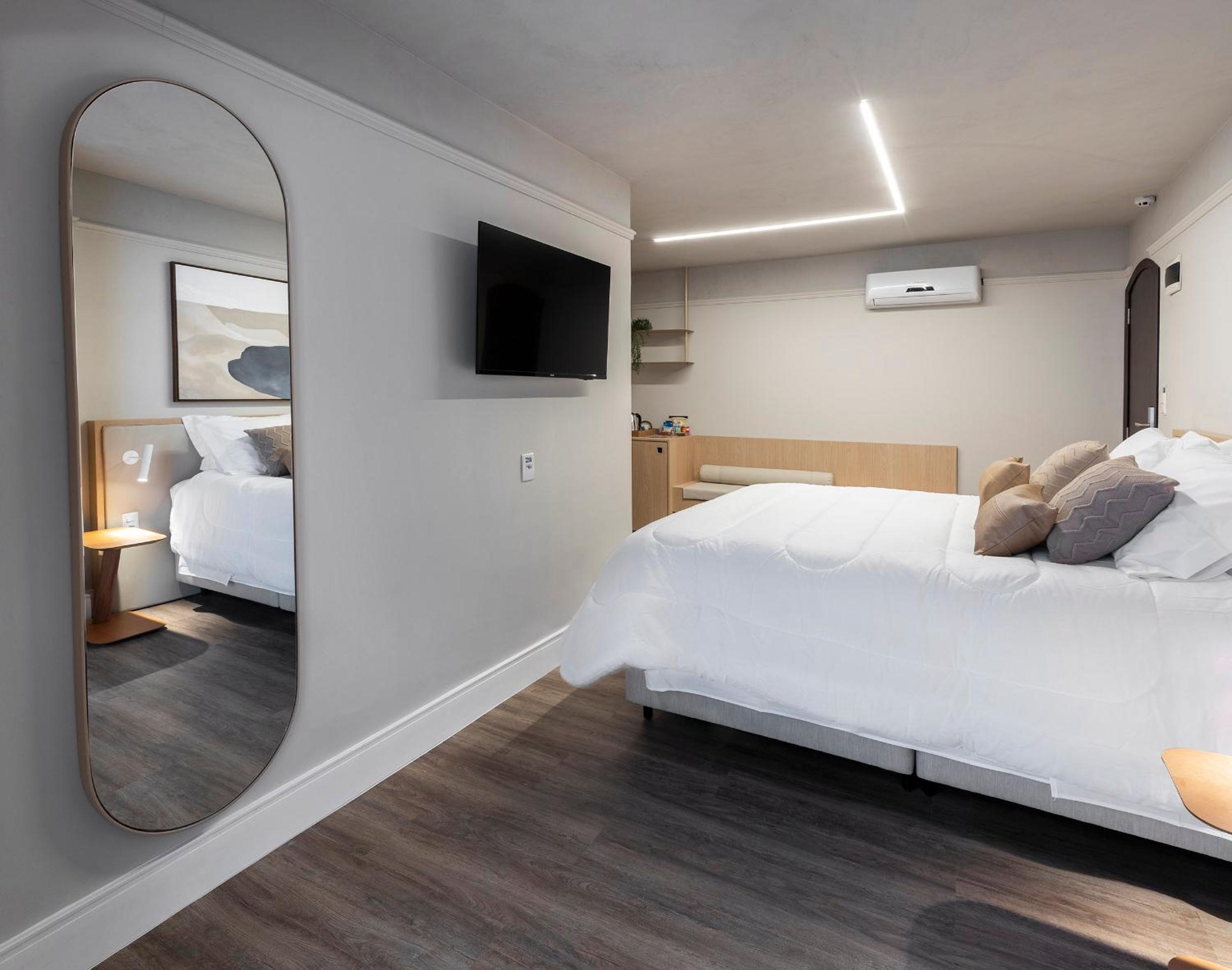 Deluxe Double Room with Balcony photo 2