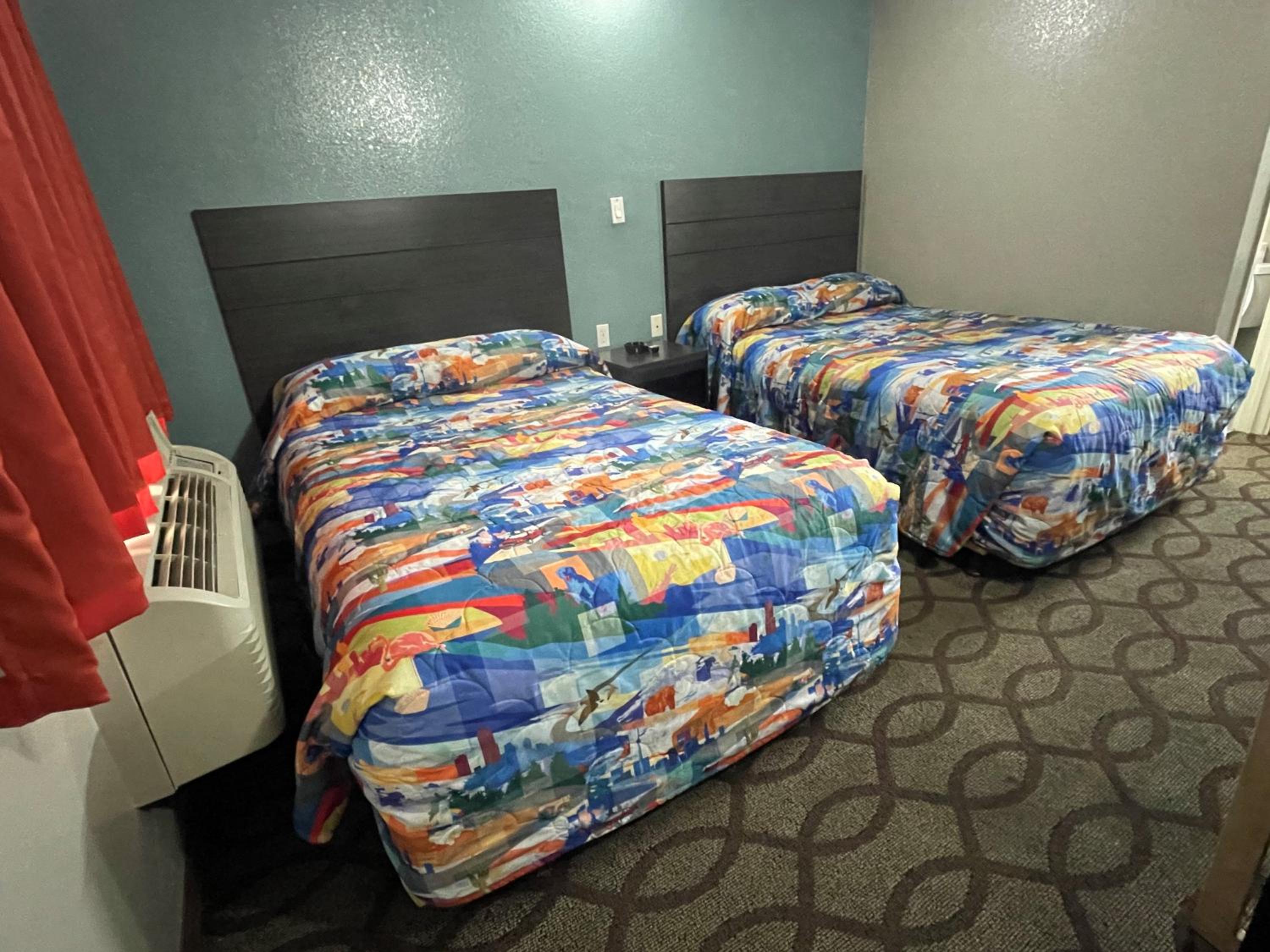 Double Room with Two Double Beds - Photo 4