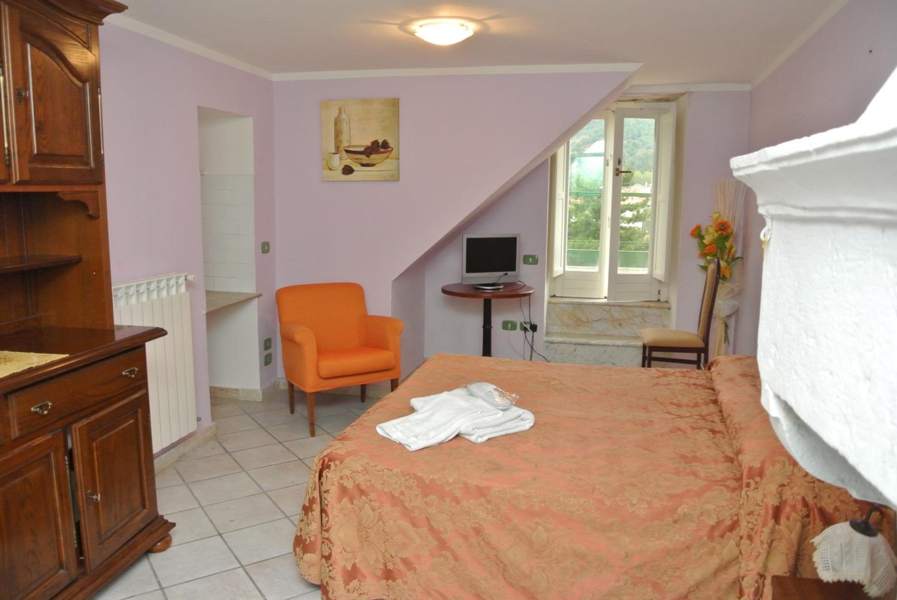 Economy Double or Twin Room photo 3