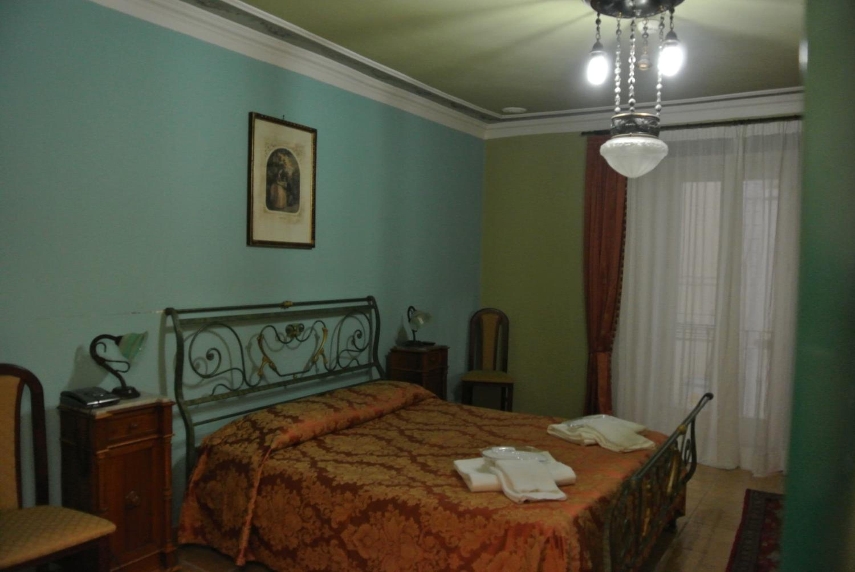 Suite with Spa Bath photo 3