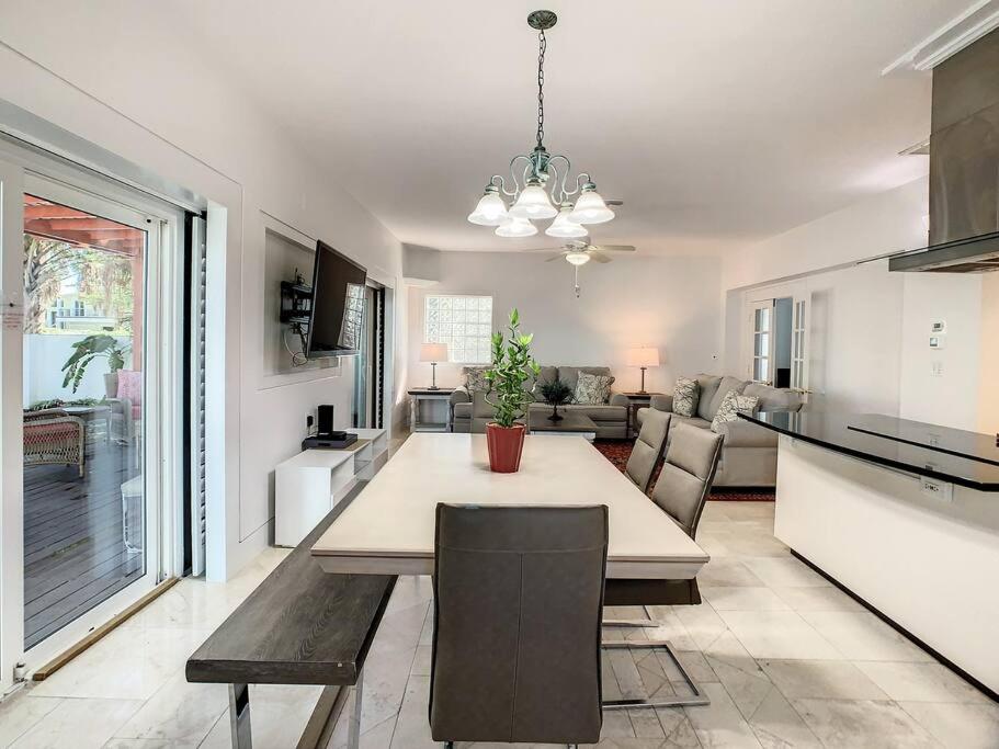 Two-Bedroom House photo 2