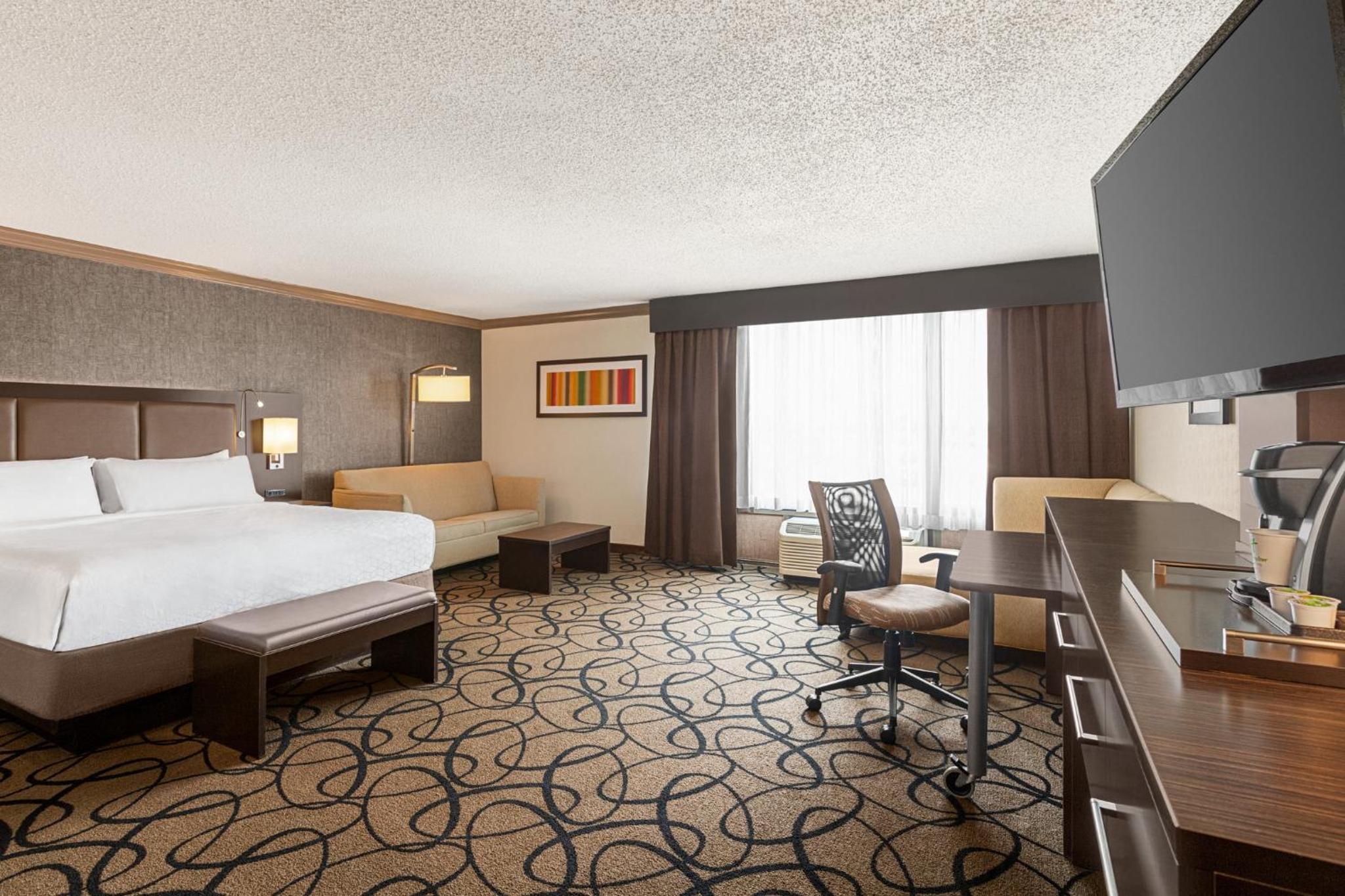 King Suite with Sofa Bed - Photo 2