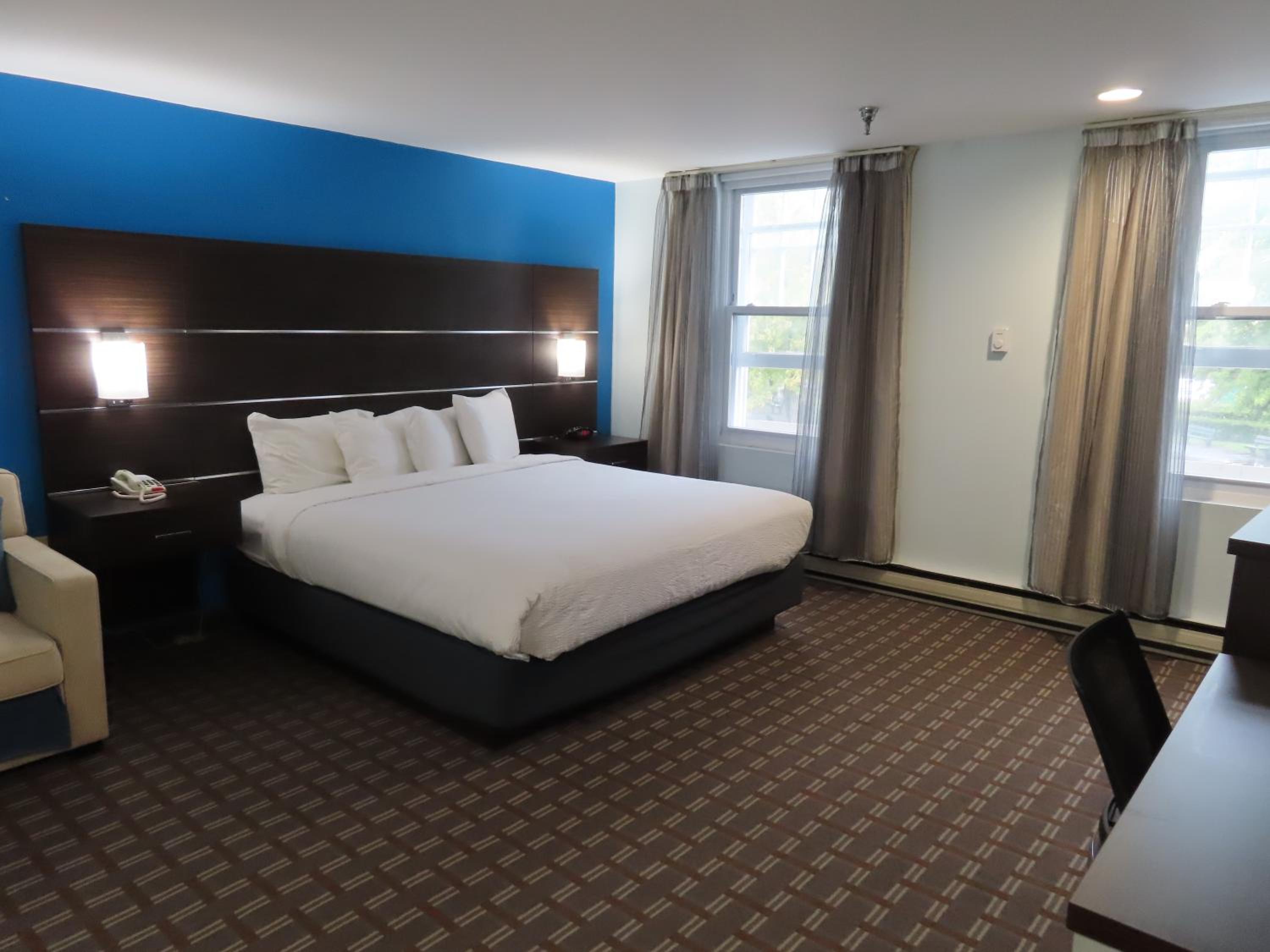 King Suite with Sofa Bed photo 1