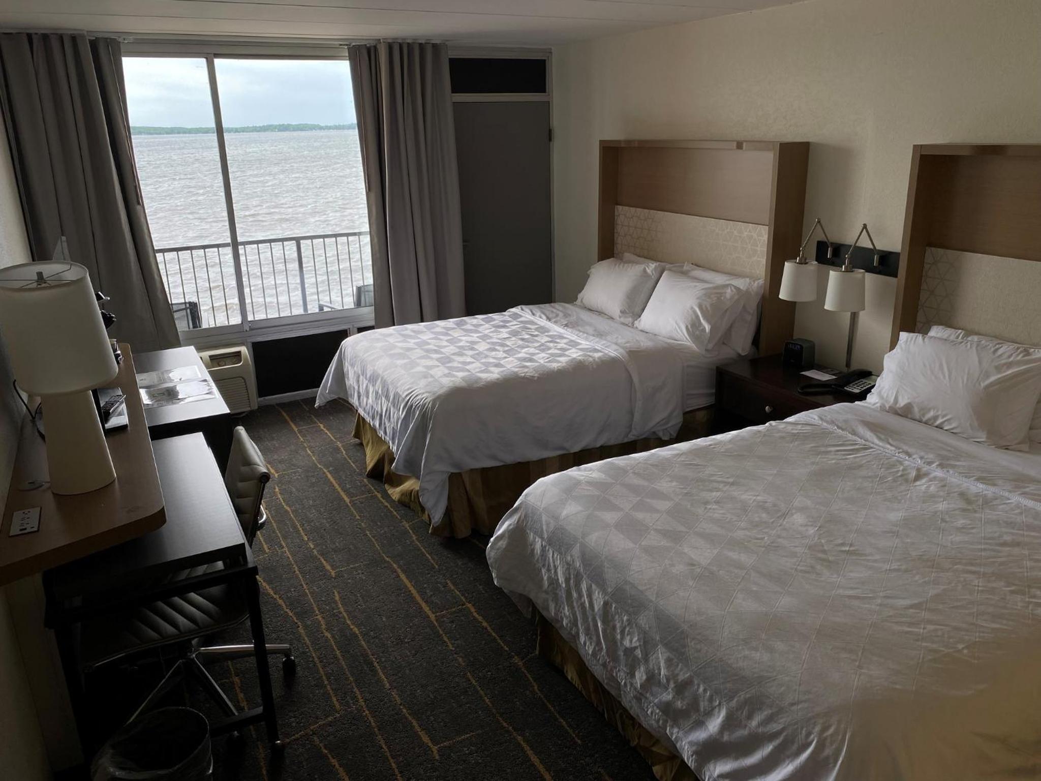 Queen Room with Two Queen Beds and Balcony - Non-Smoking - Photo 1