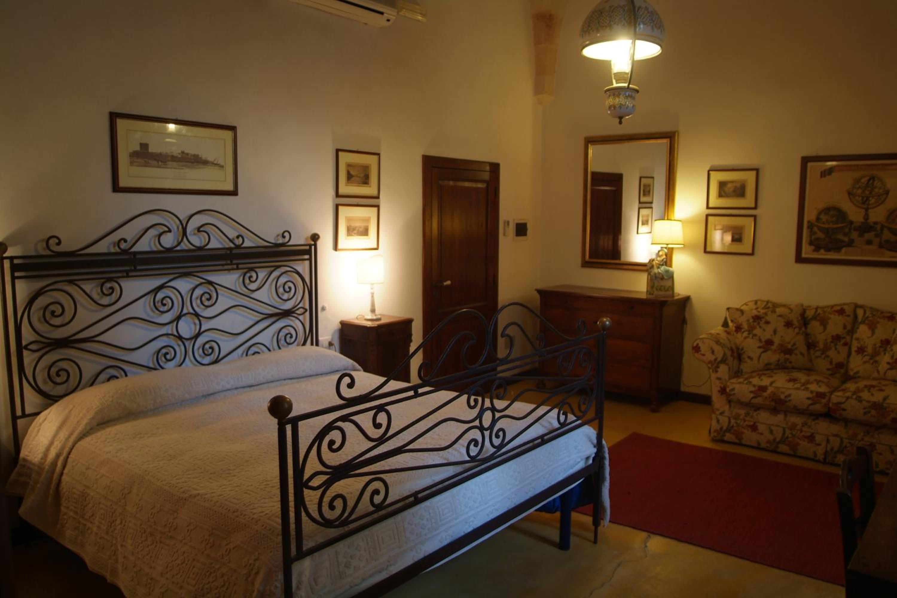Classic Quadruple Room photo 3