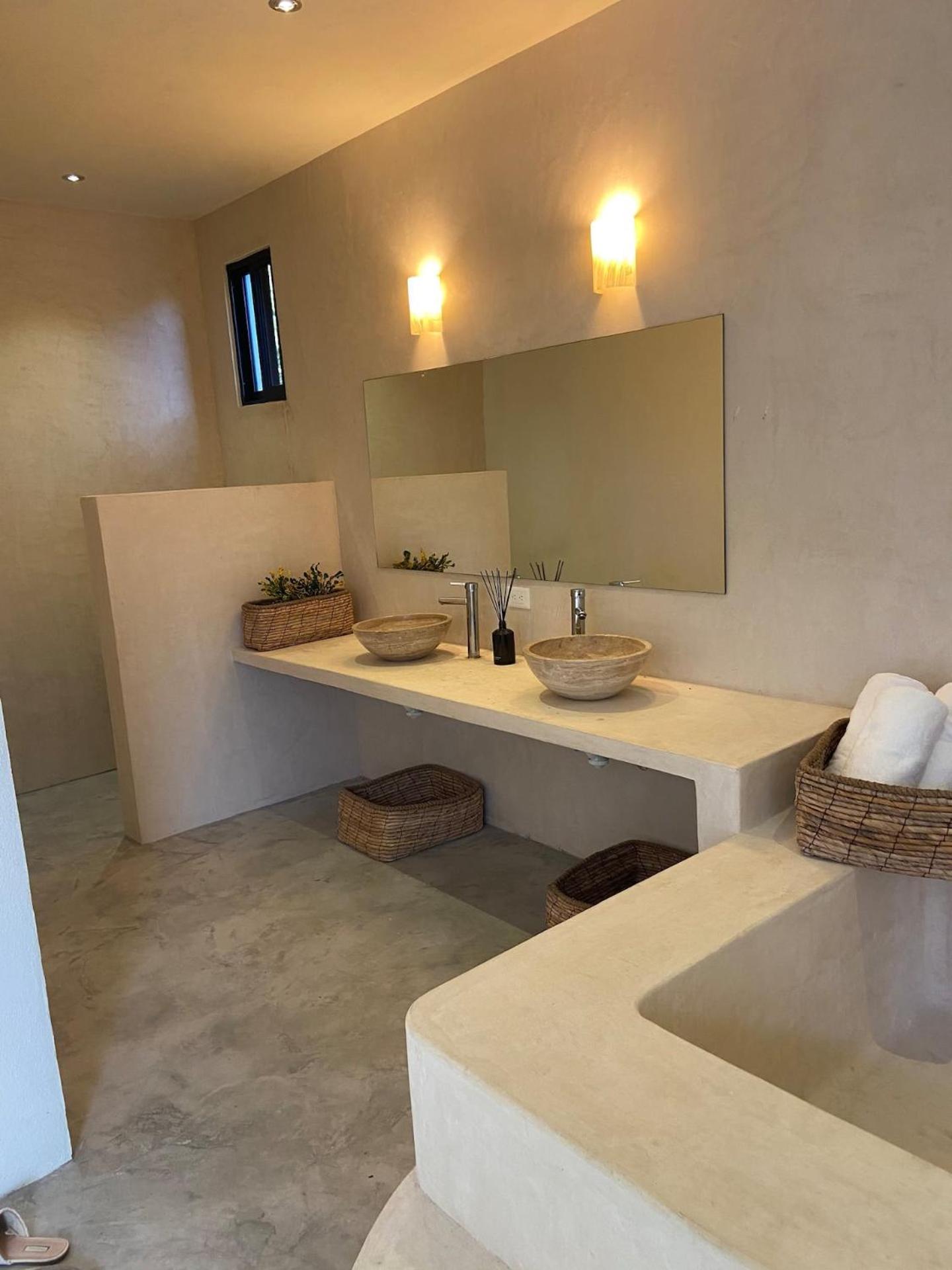 Deluxe Double Room with Bath photo 3