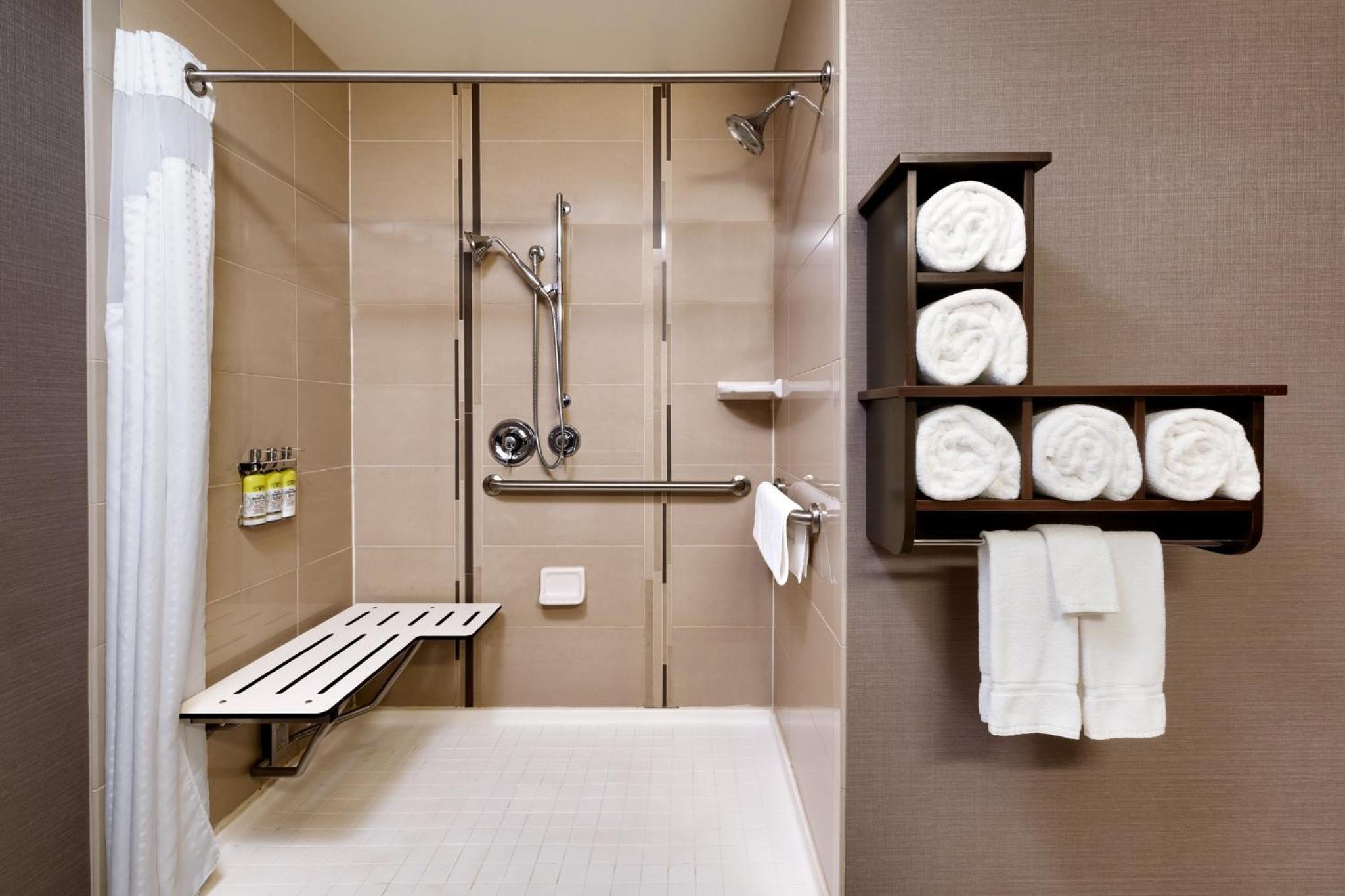 Queen Room with Two Queen Beds Hearing Accessible with Roll-In Shower - Non-Smoking