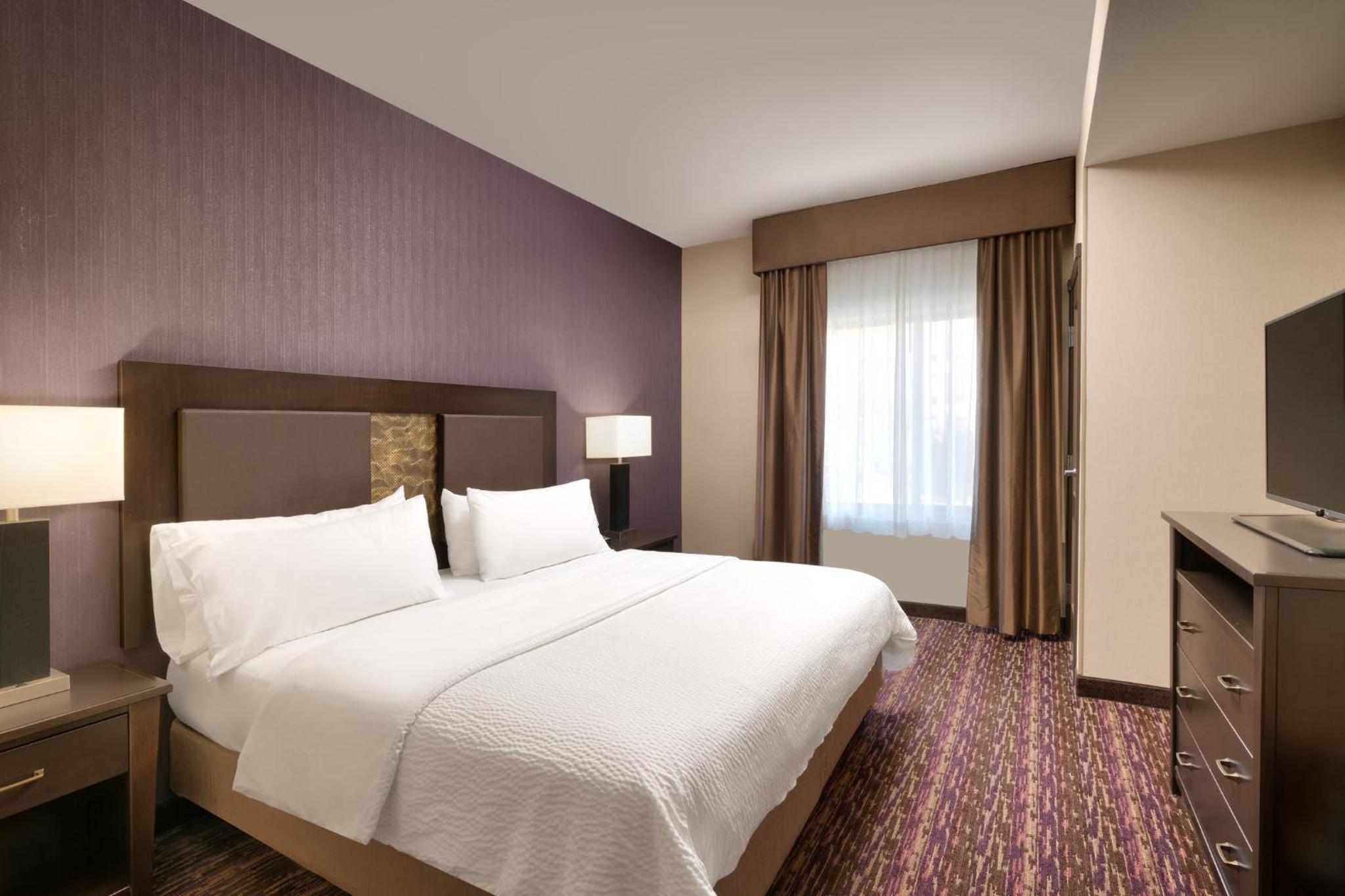King Room - Hearing Access - Non-Smoking