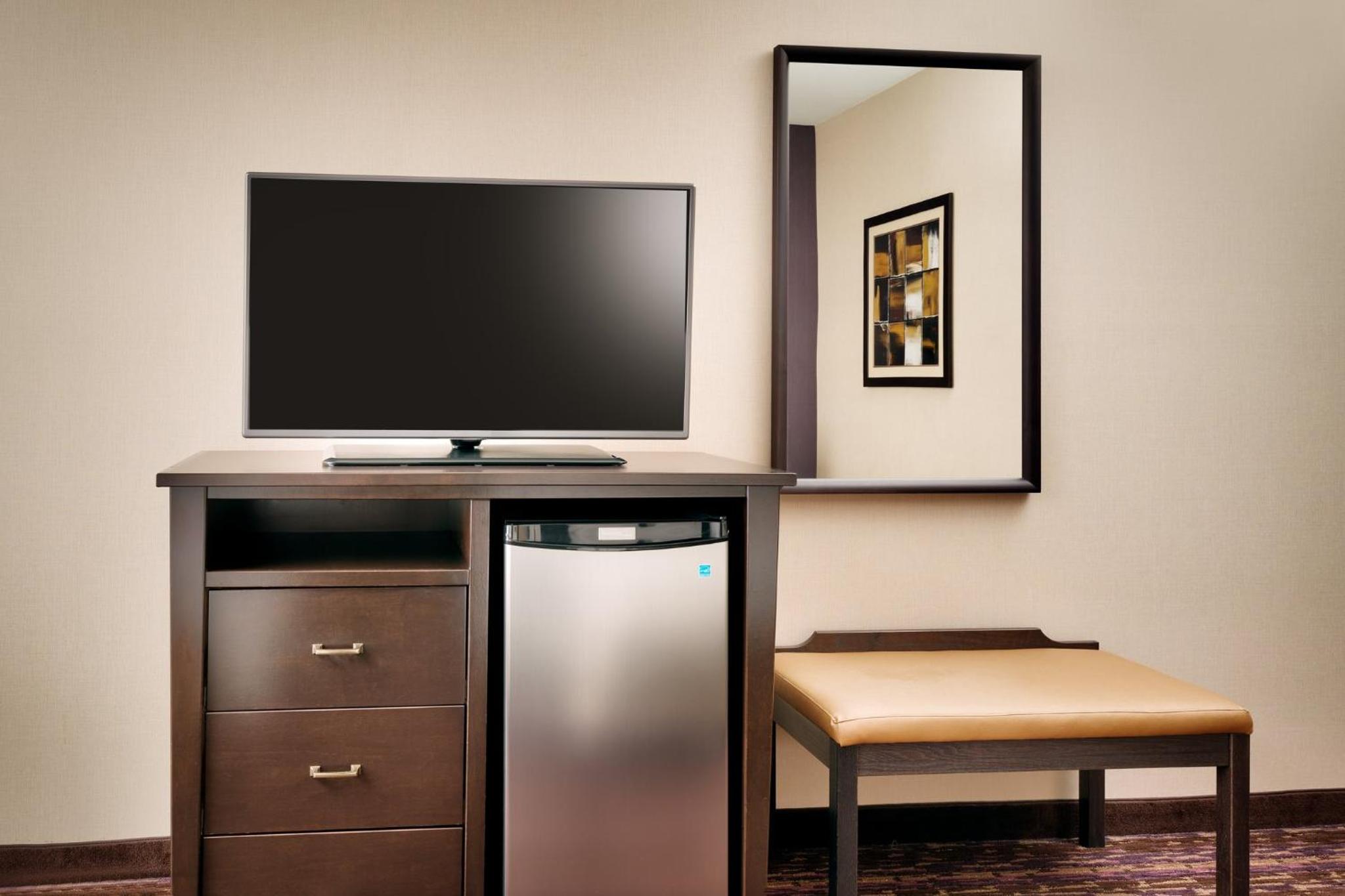 Standard Queen Room with Two Queen Beds - Communications Accessible