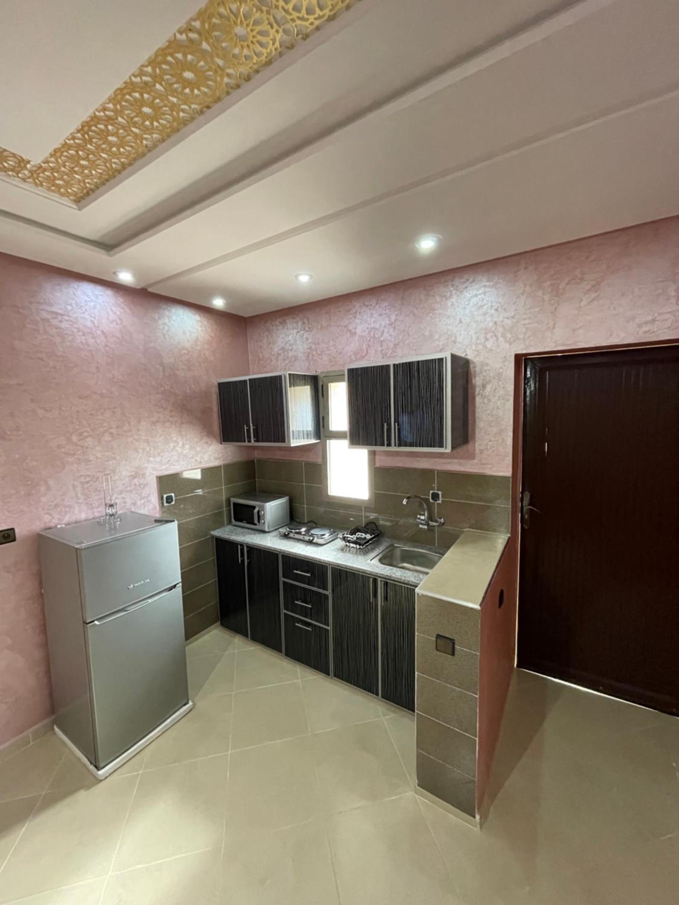 Two-Bedroom Bungalow - Photo 3