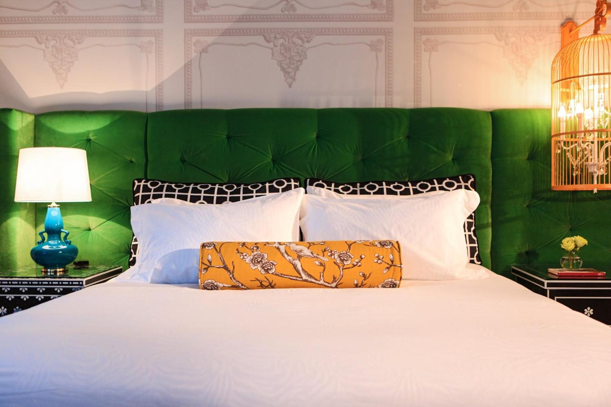 Premium Corner King Room photo 2
