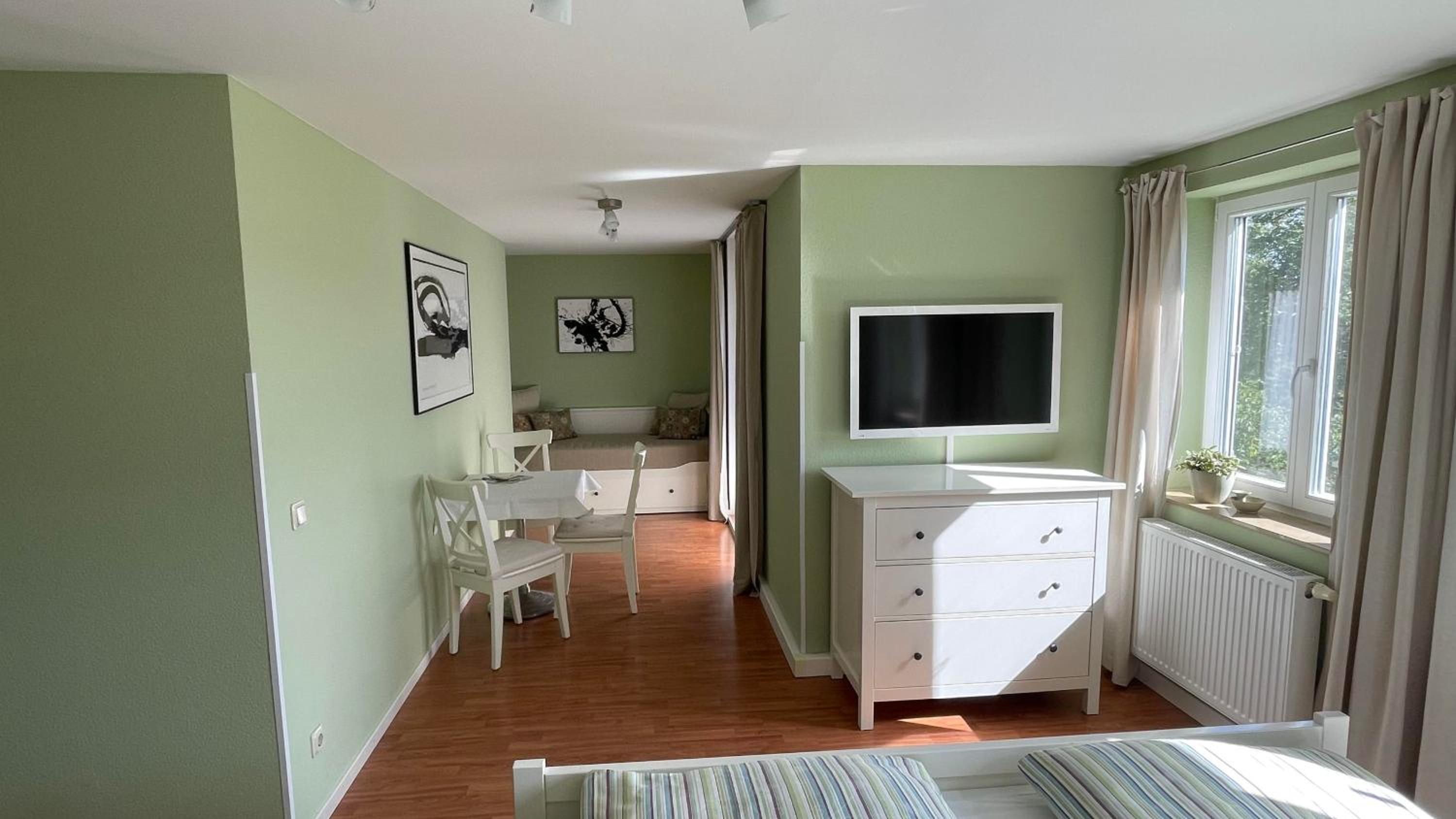 Deluxe Double Room (2 Adults + 1 Child) photo 3