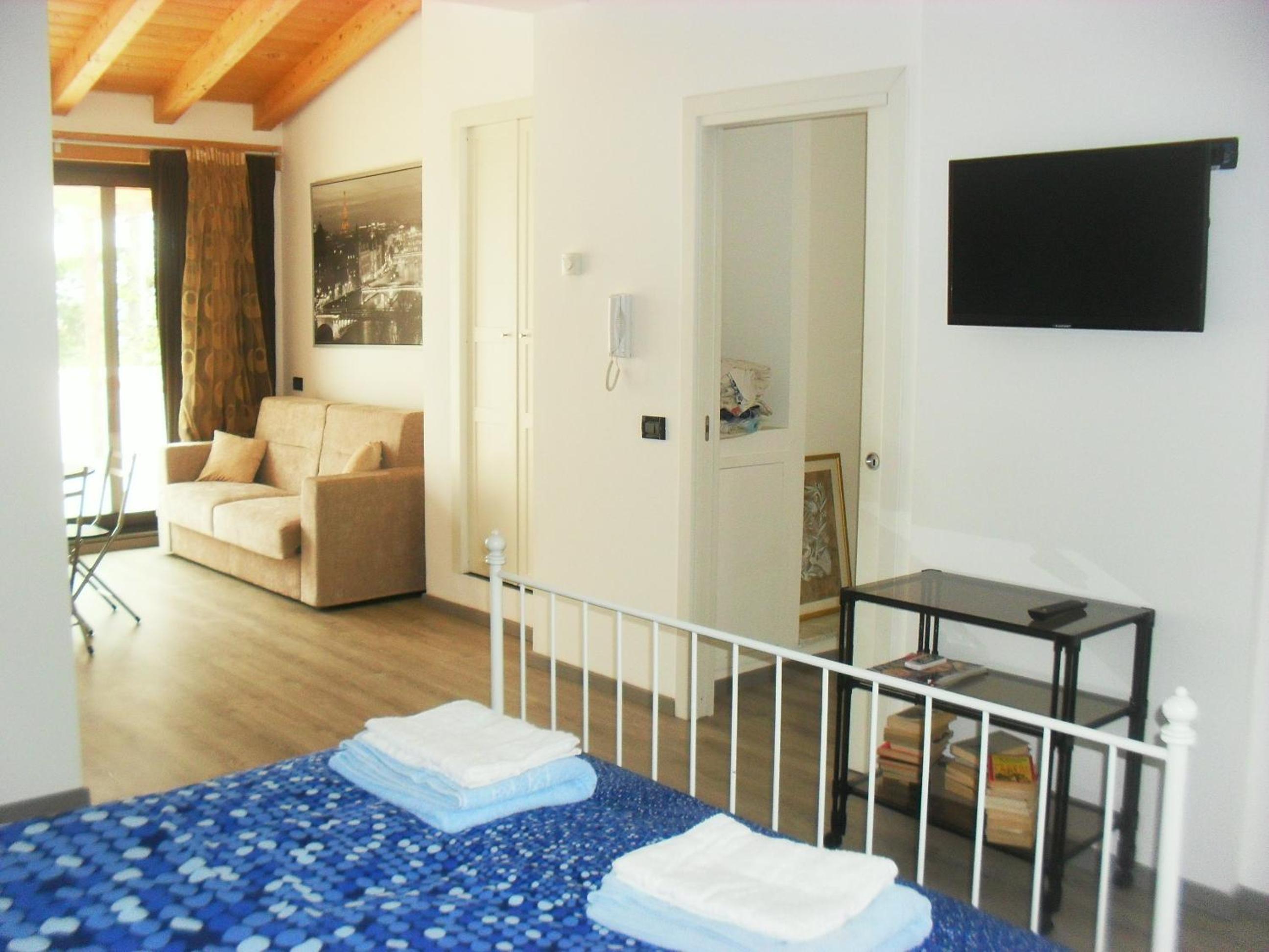 Deluxe Suite with Spa Bath photo 1