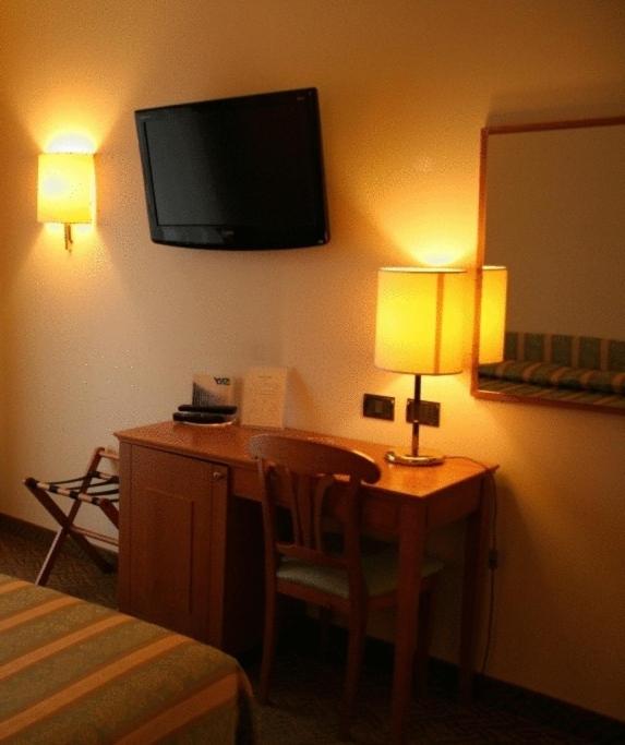 Double Room - Photo 3