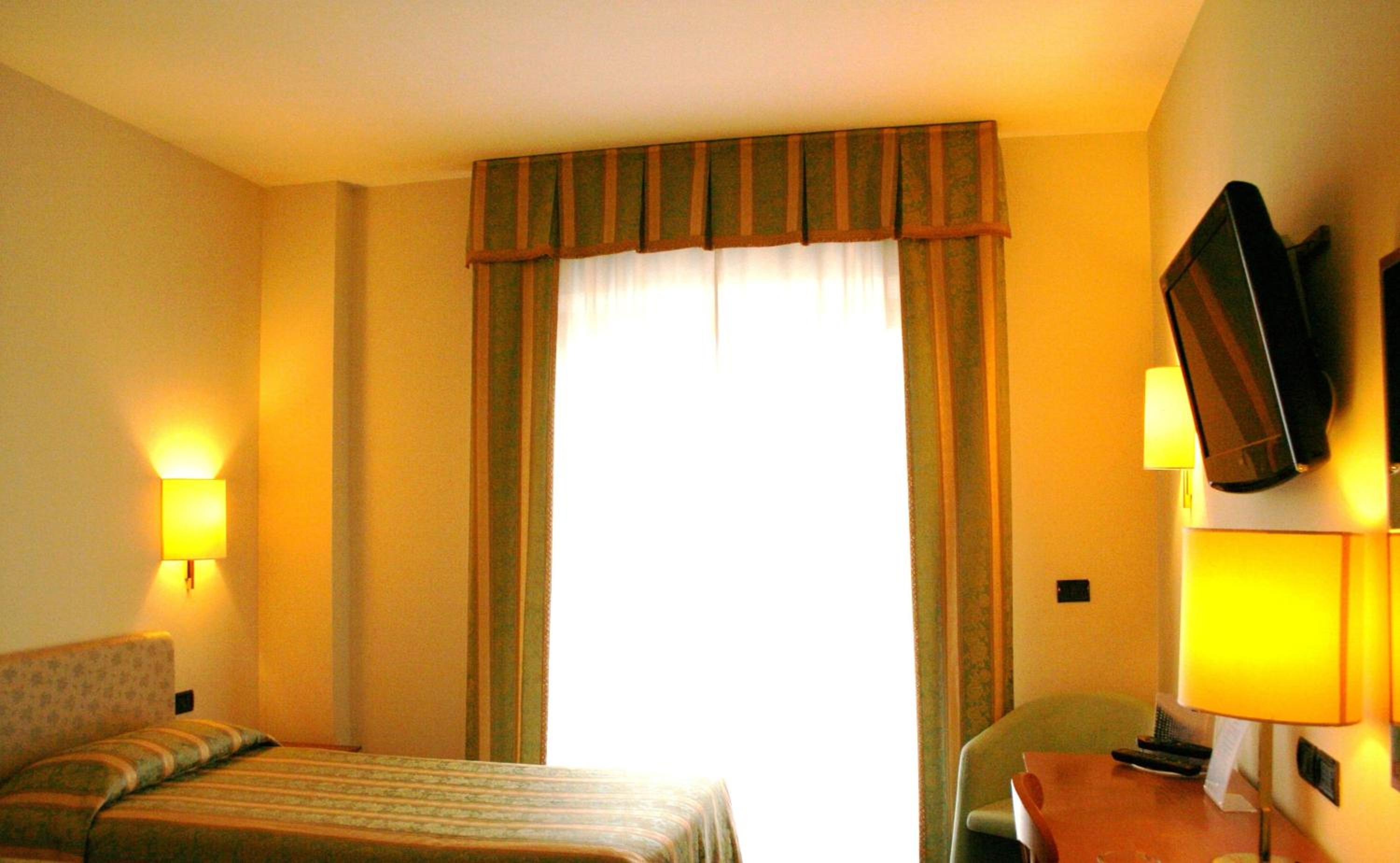 Single Room photo 2