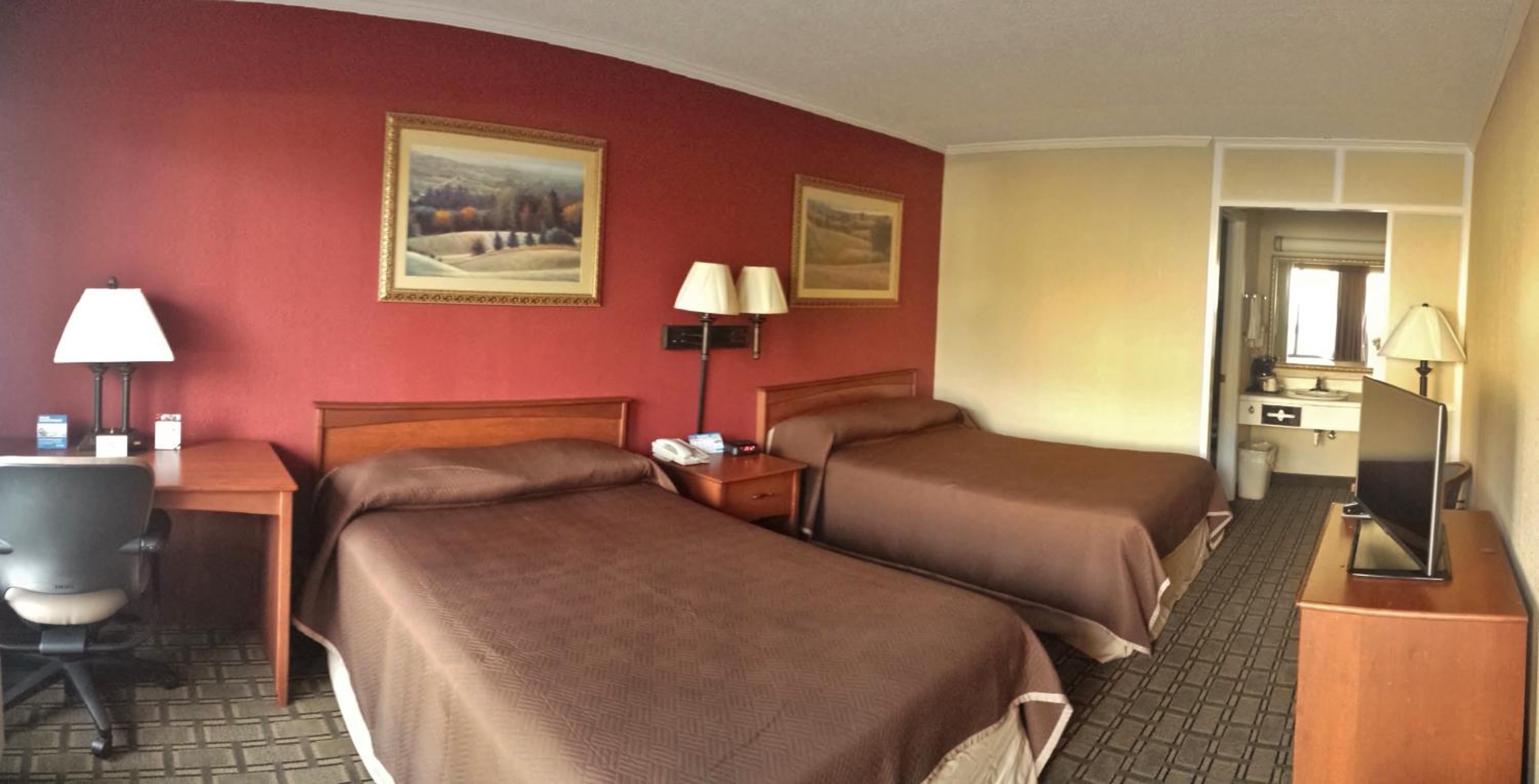 Deluxe Double Room with Two Double Beds - Non-Smoking photo 1