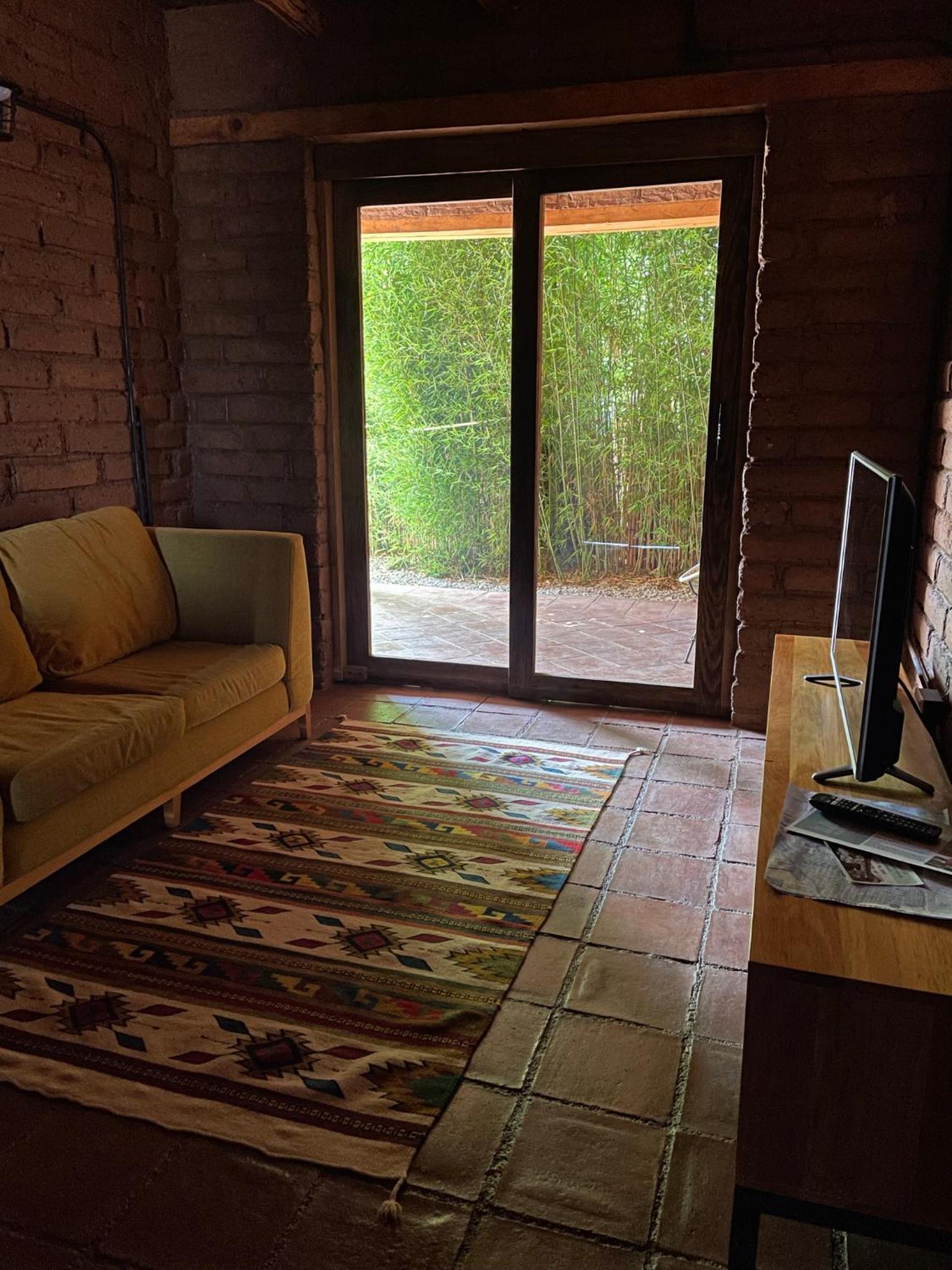 Deluxe Double Room with Bath - Photo 8