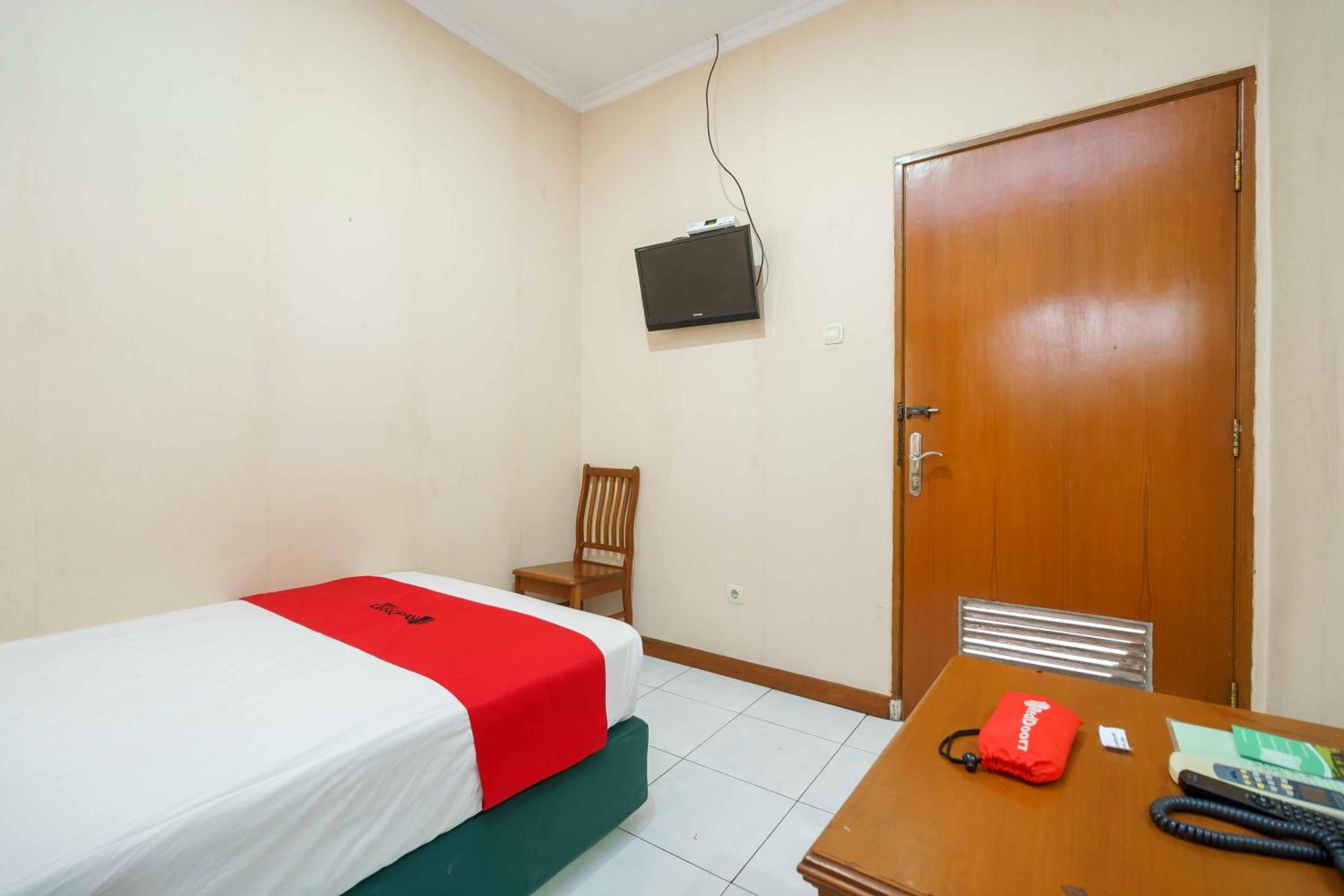 Single Room - Photo 1