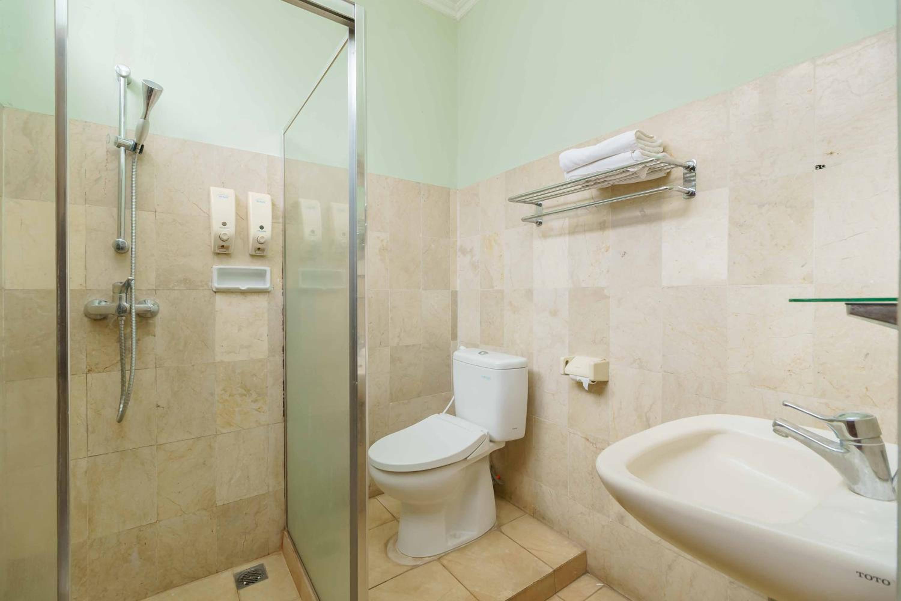 Twin Room - Photo 4