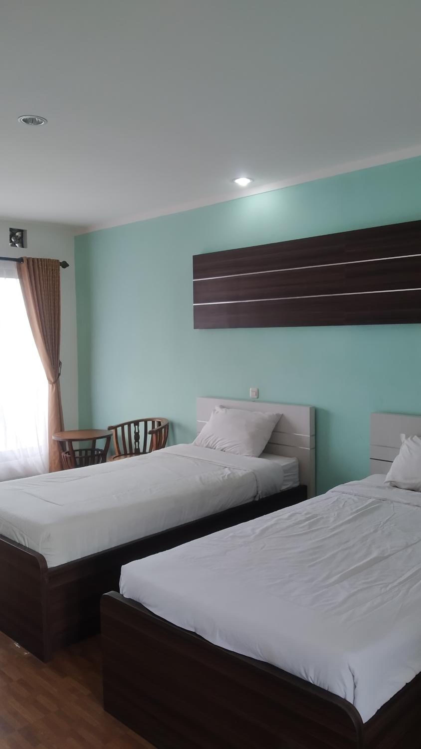 Standard Twin Room - Photo 1