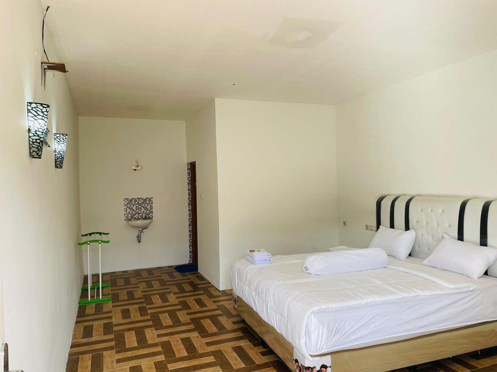Deluxe Room - Photo 10