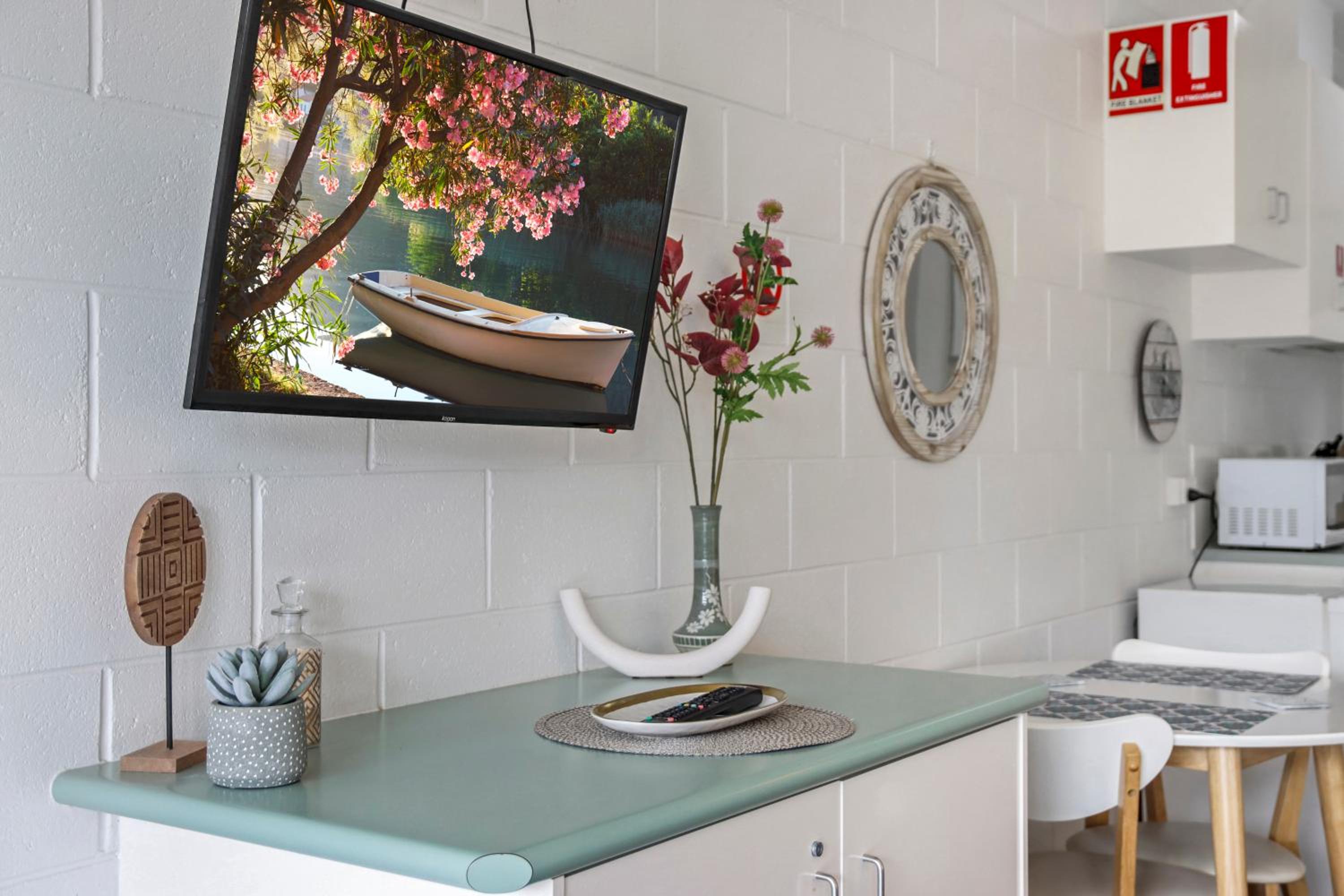 Studio Apartment photo 3
