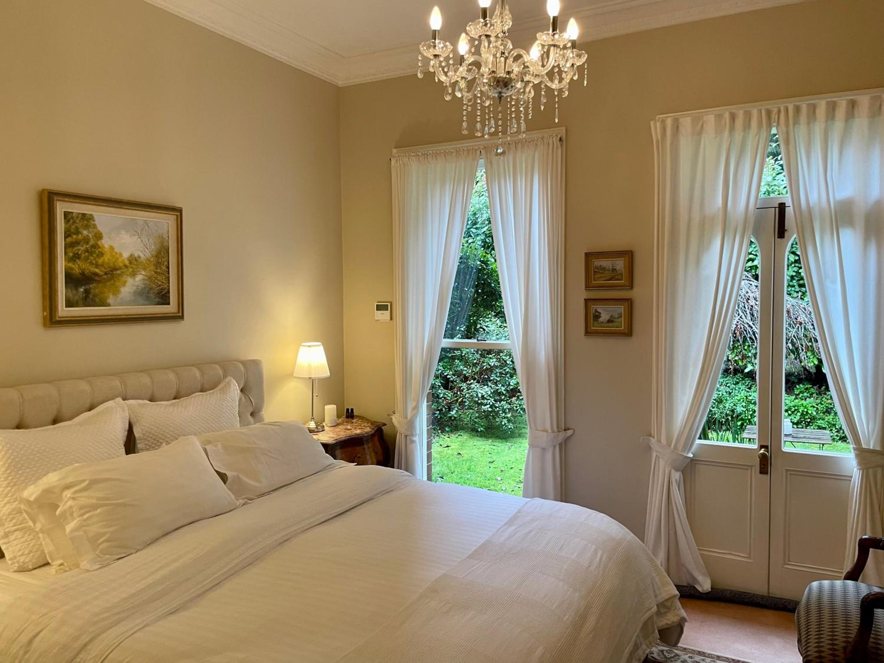 Deluxe King Room photo 2