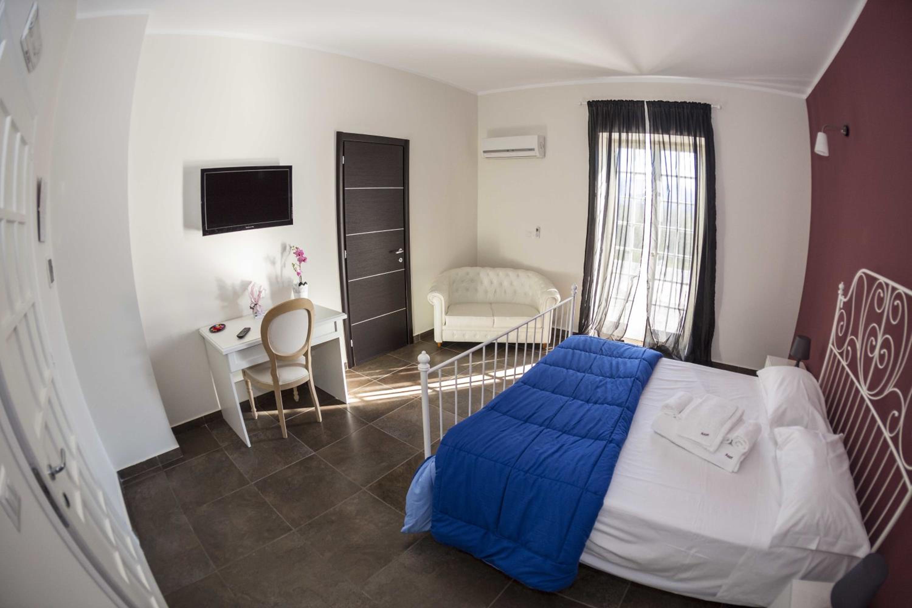 Deluxe Double Room photo 2