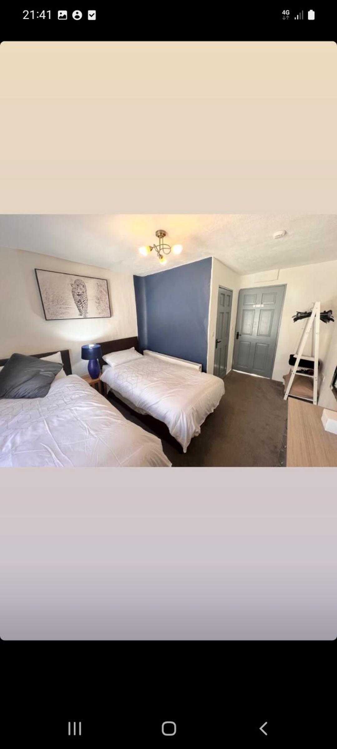 Twin Room - Photo 2