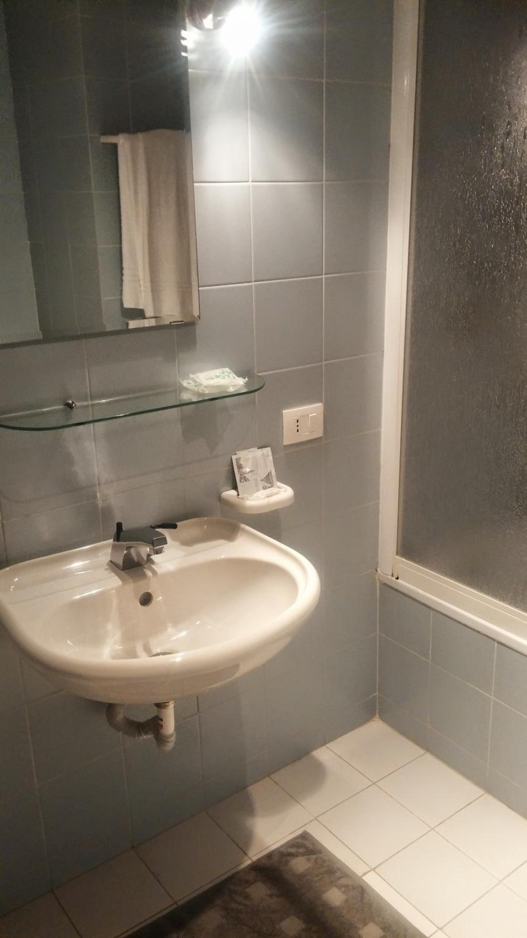 Double or Twin Room - Photo 13
