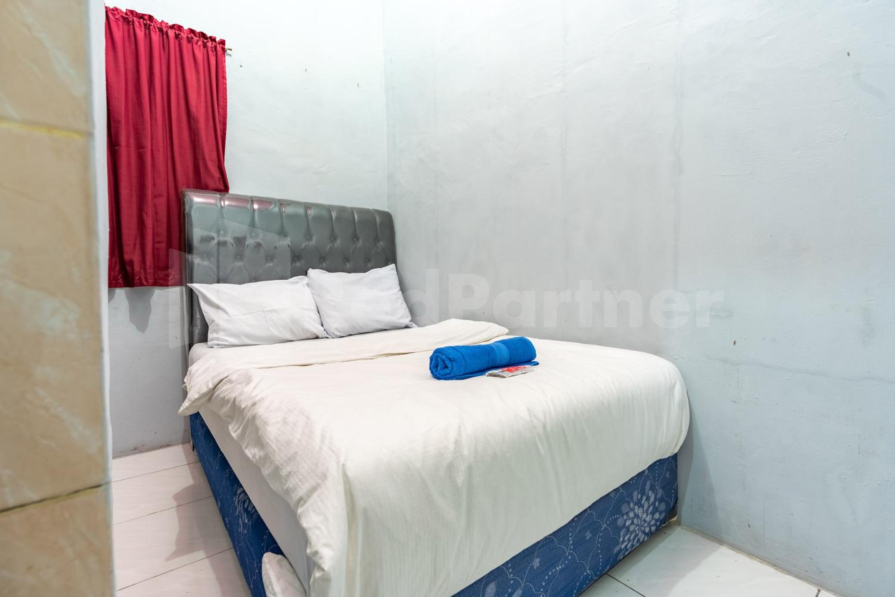 Economy Double Room photo 2