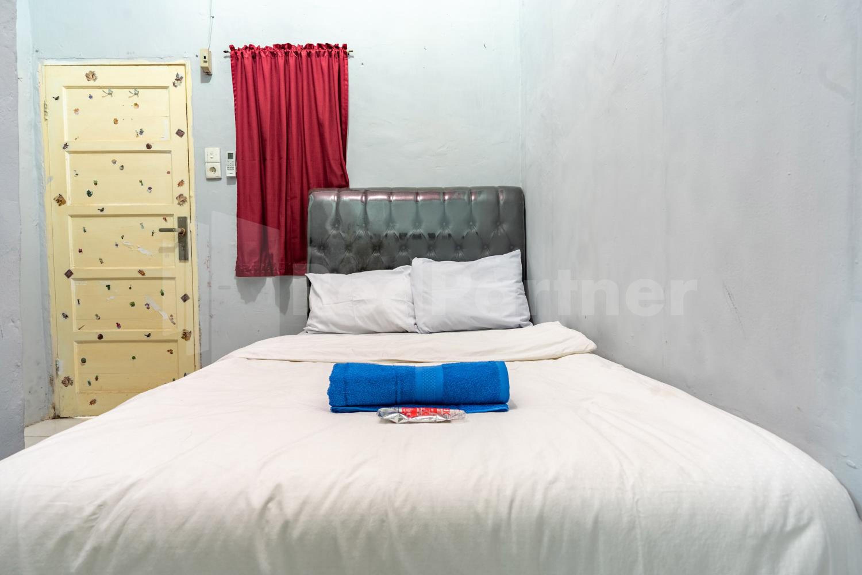 Economy Double Room photo 3