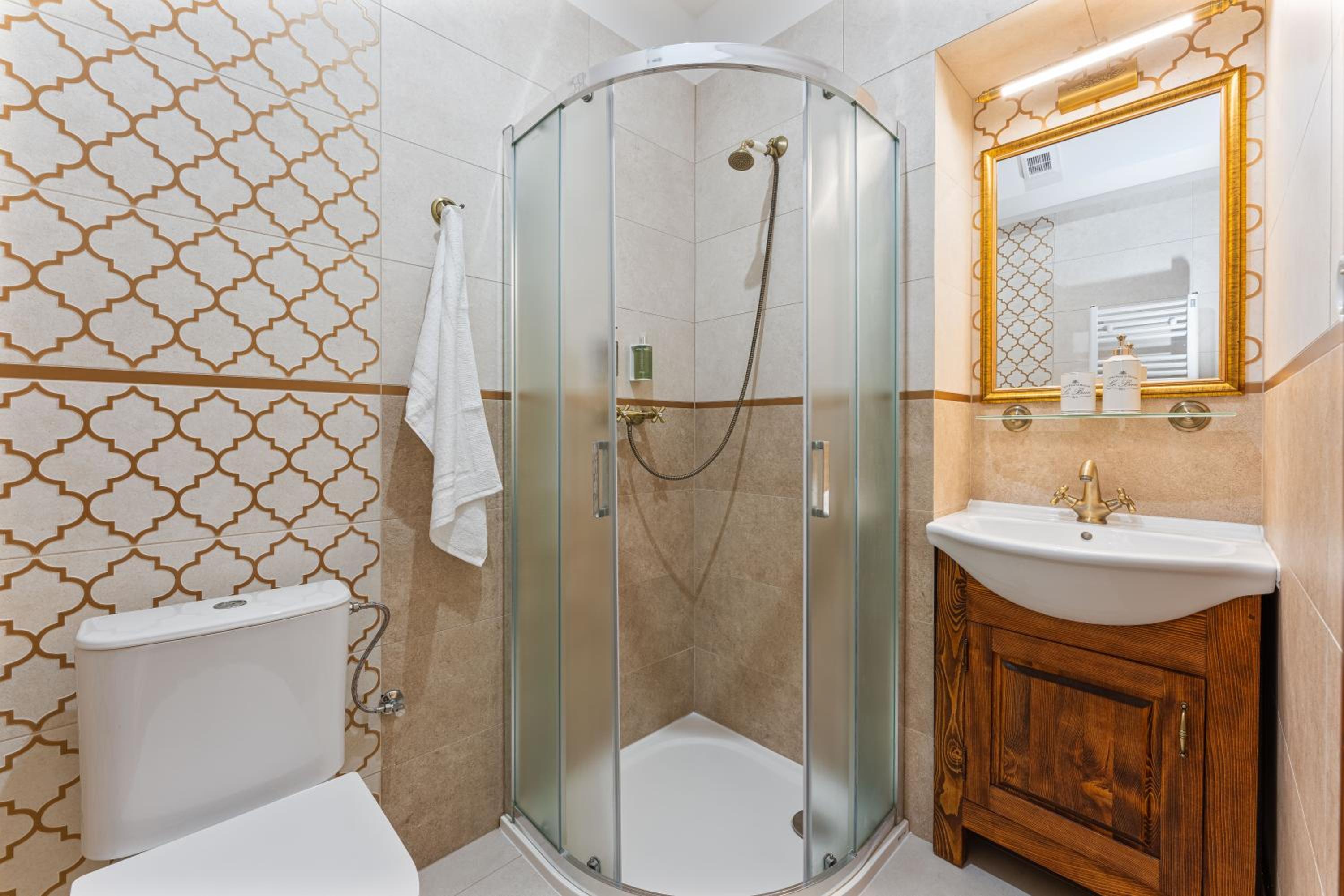 Deluxe Double Room with Shower photo 3