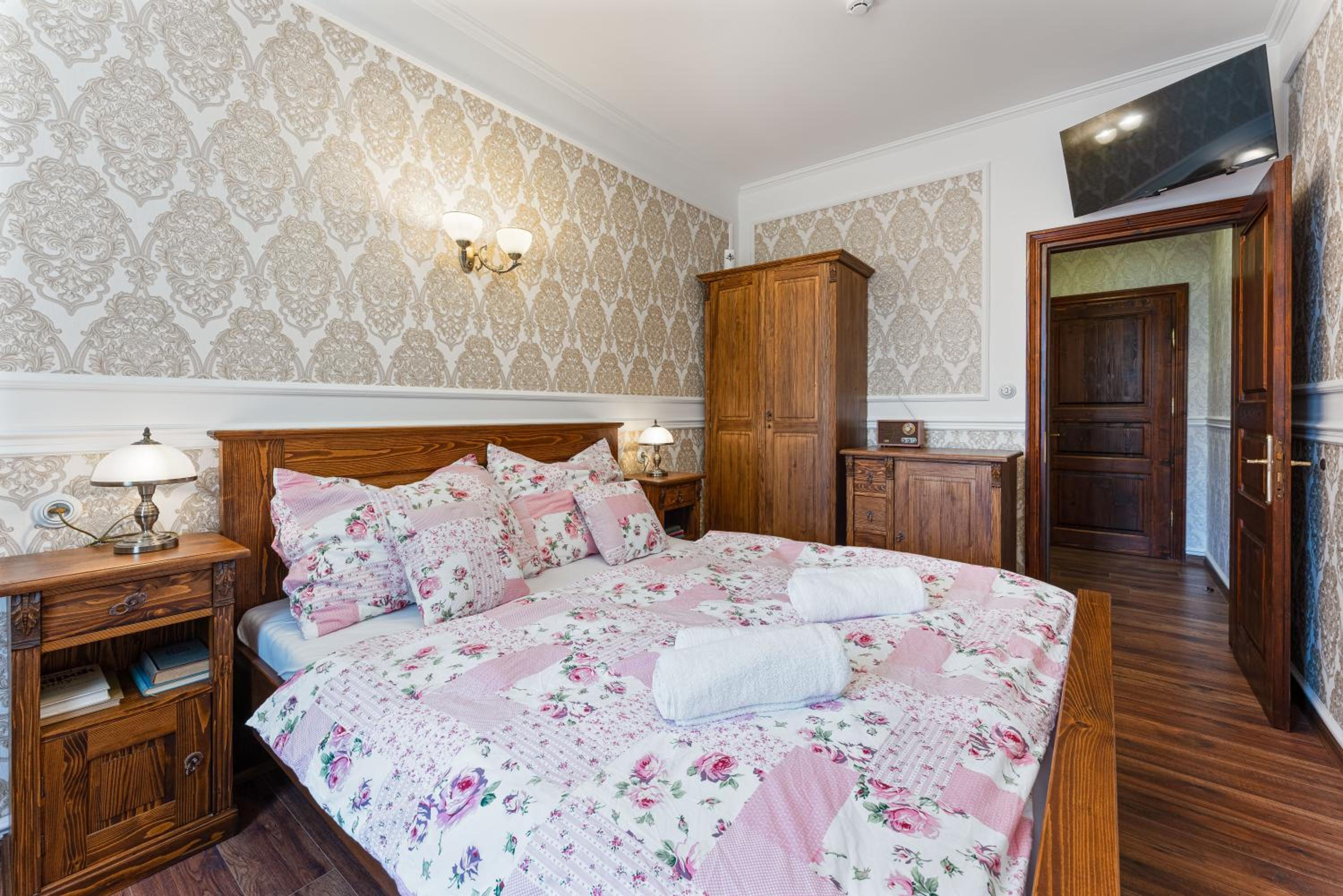 Deluxe Double Room with Shower photo 1