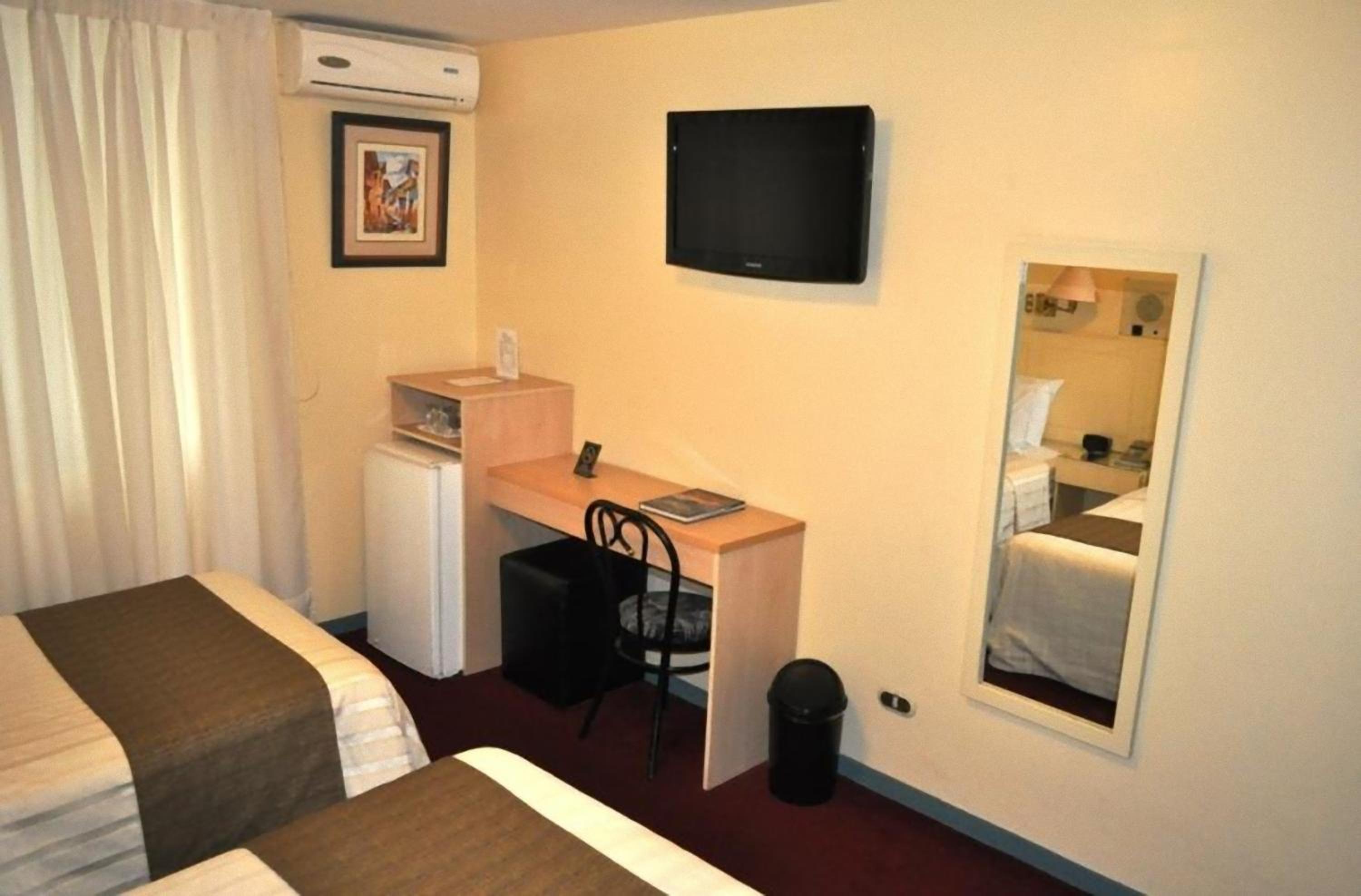 Standard Twin Room photo 2