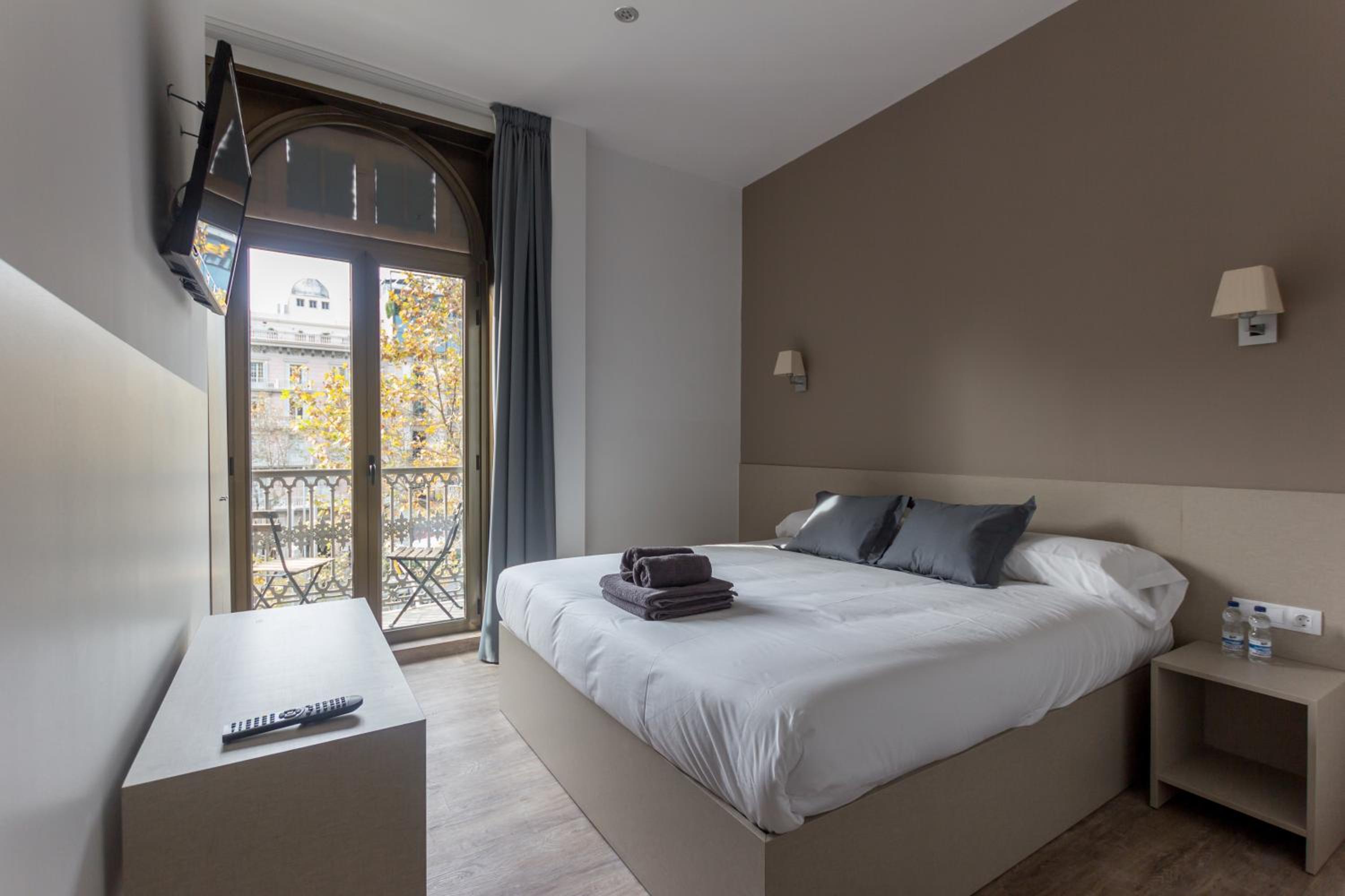 Double Room With Balcony And City View photo 2