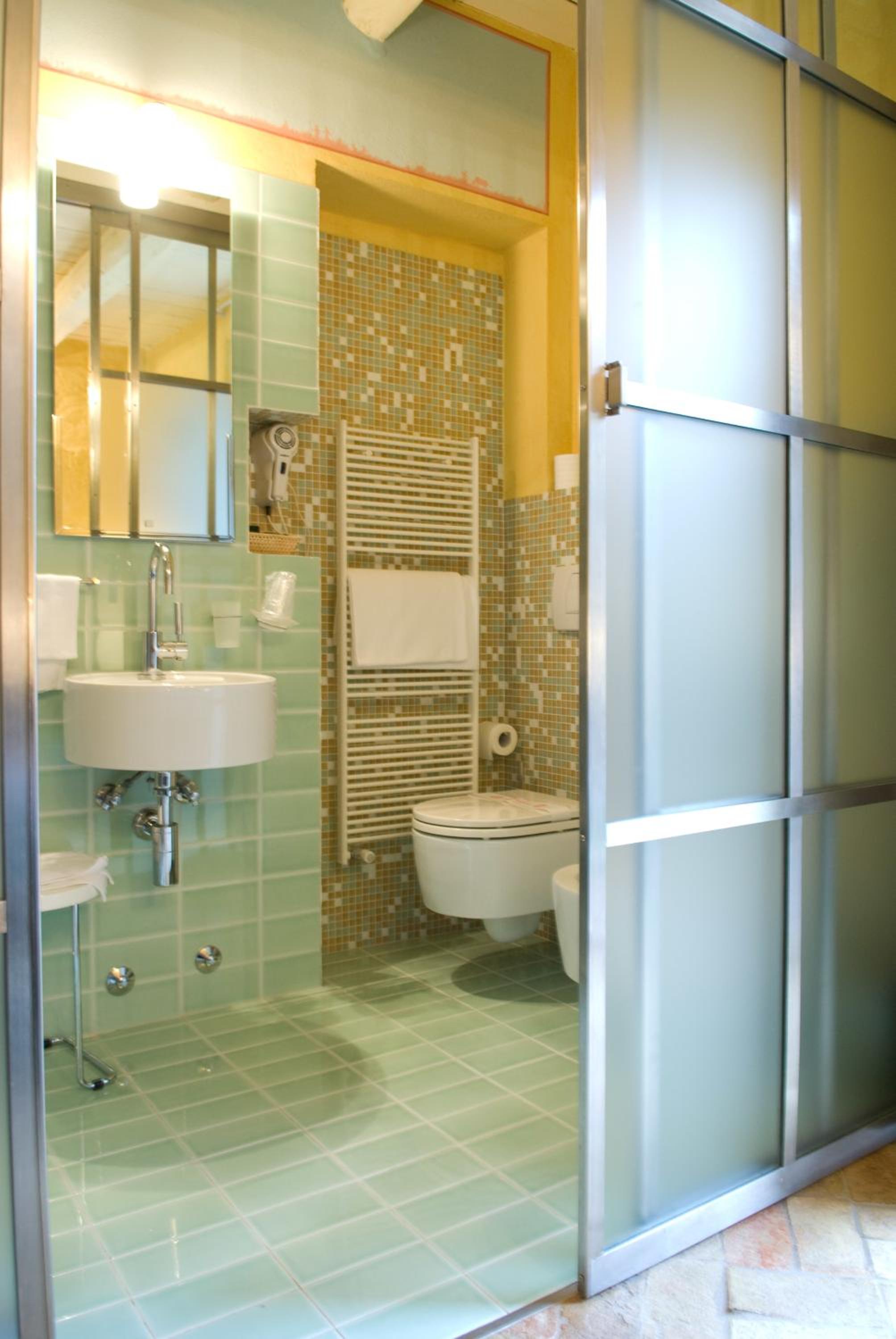 Double or Twin Room - Photo 5