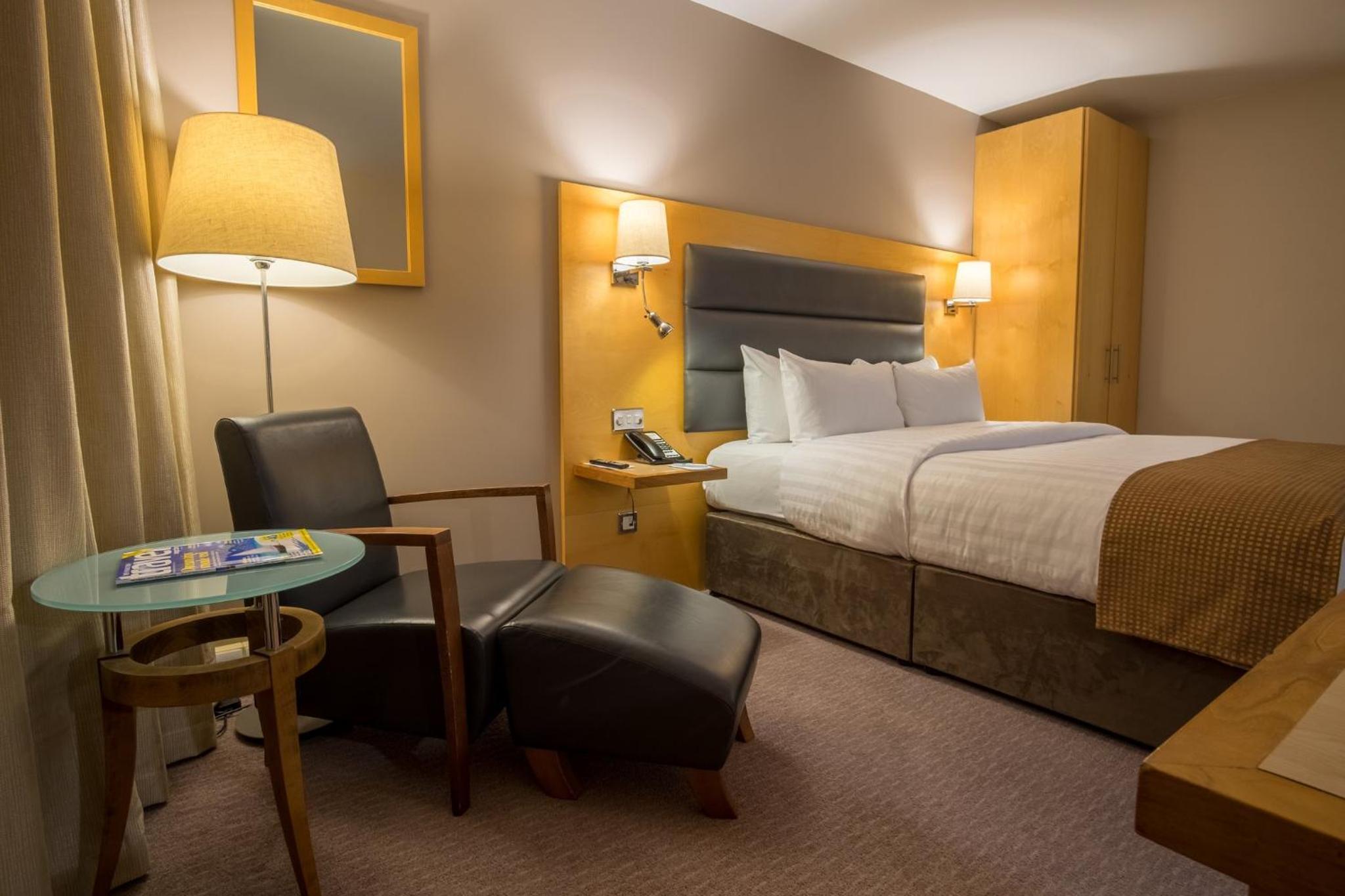 Premium King Room with Balcony and Canal View - Photo 22