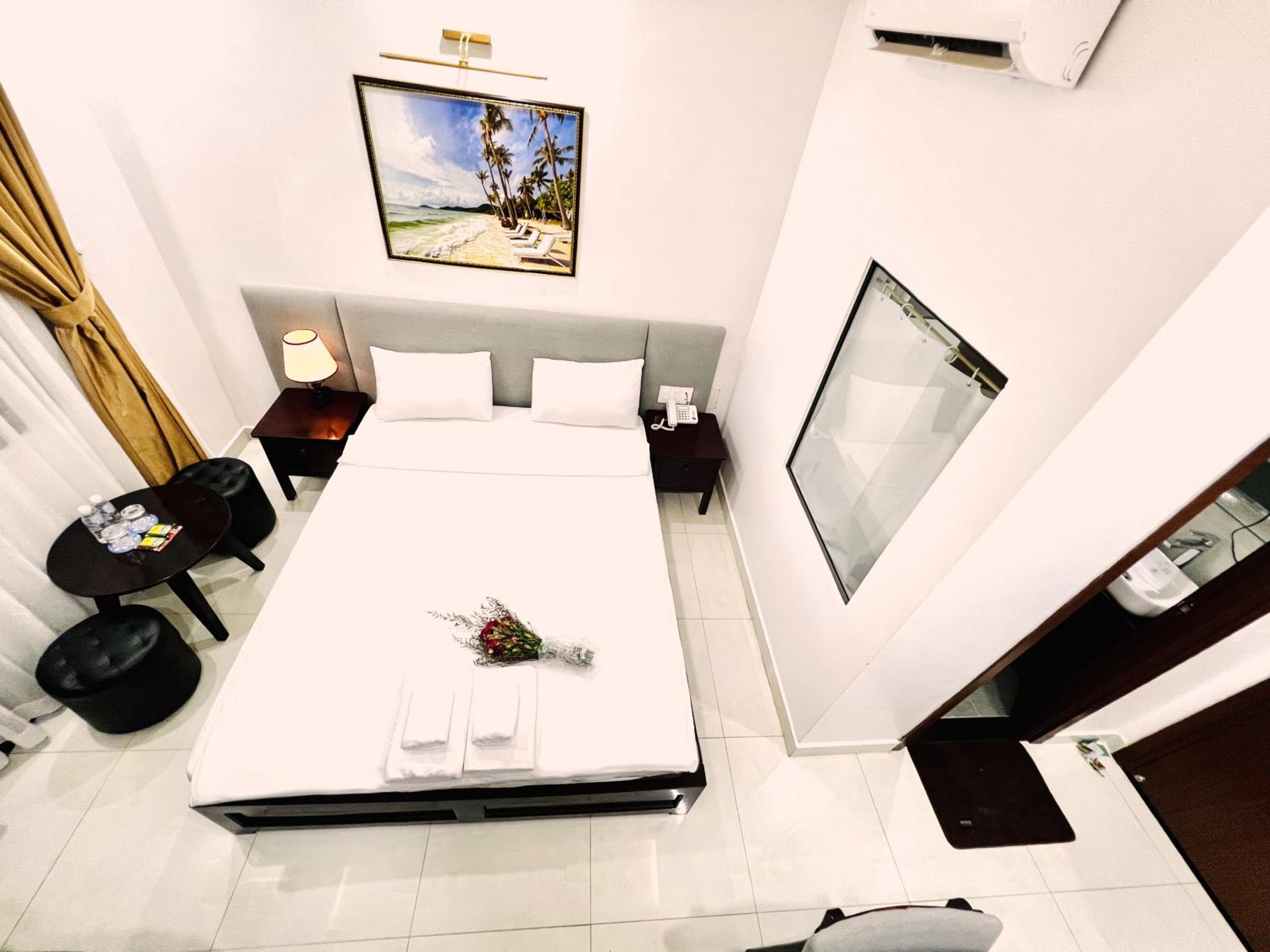 Deluxe Double Room with Sea View - Photo 2