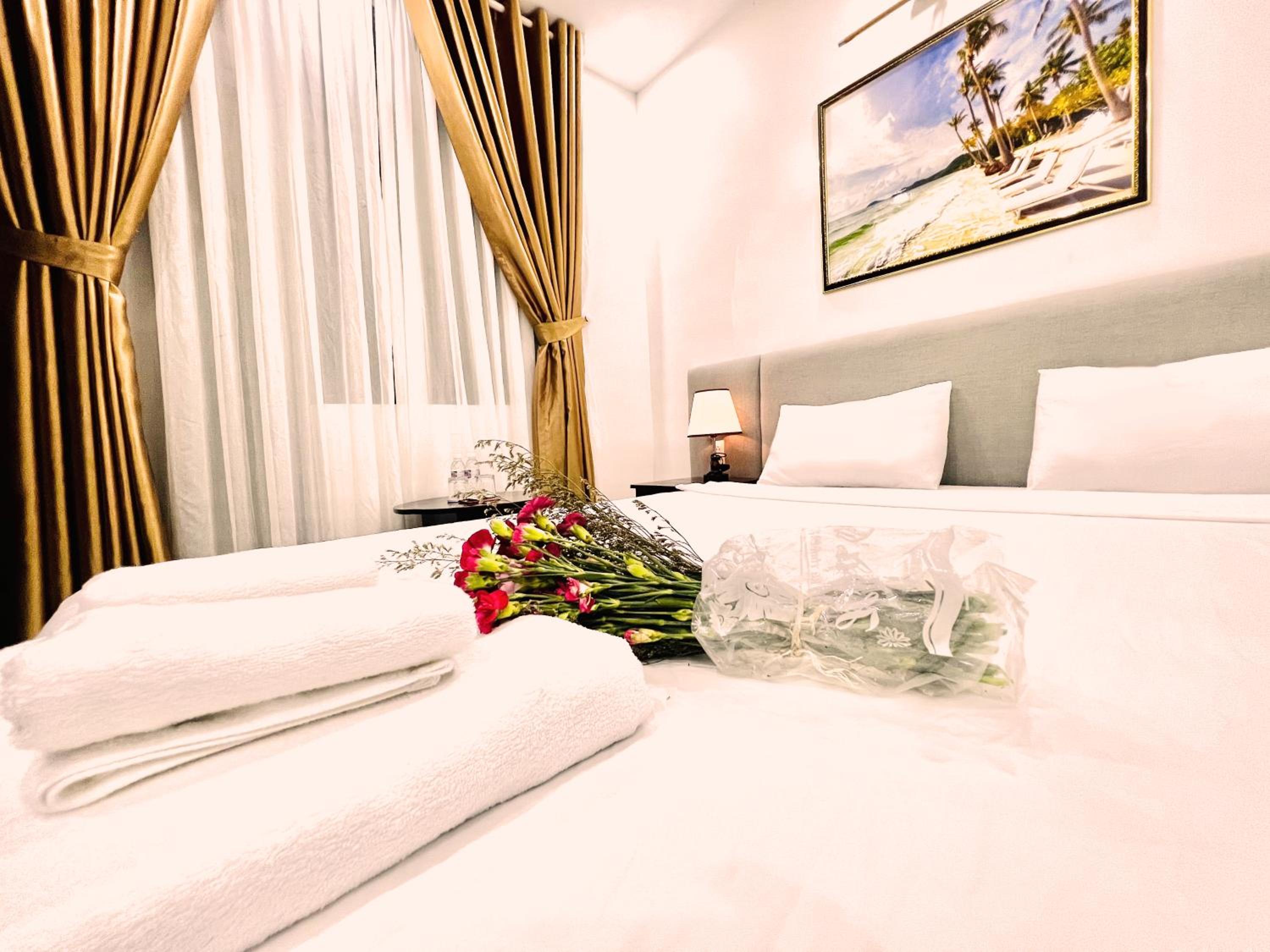 Deluxe Double Room with Sea View - Photo 11
