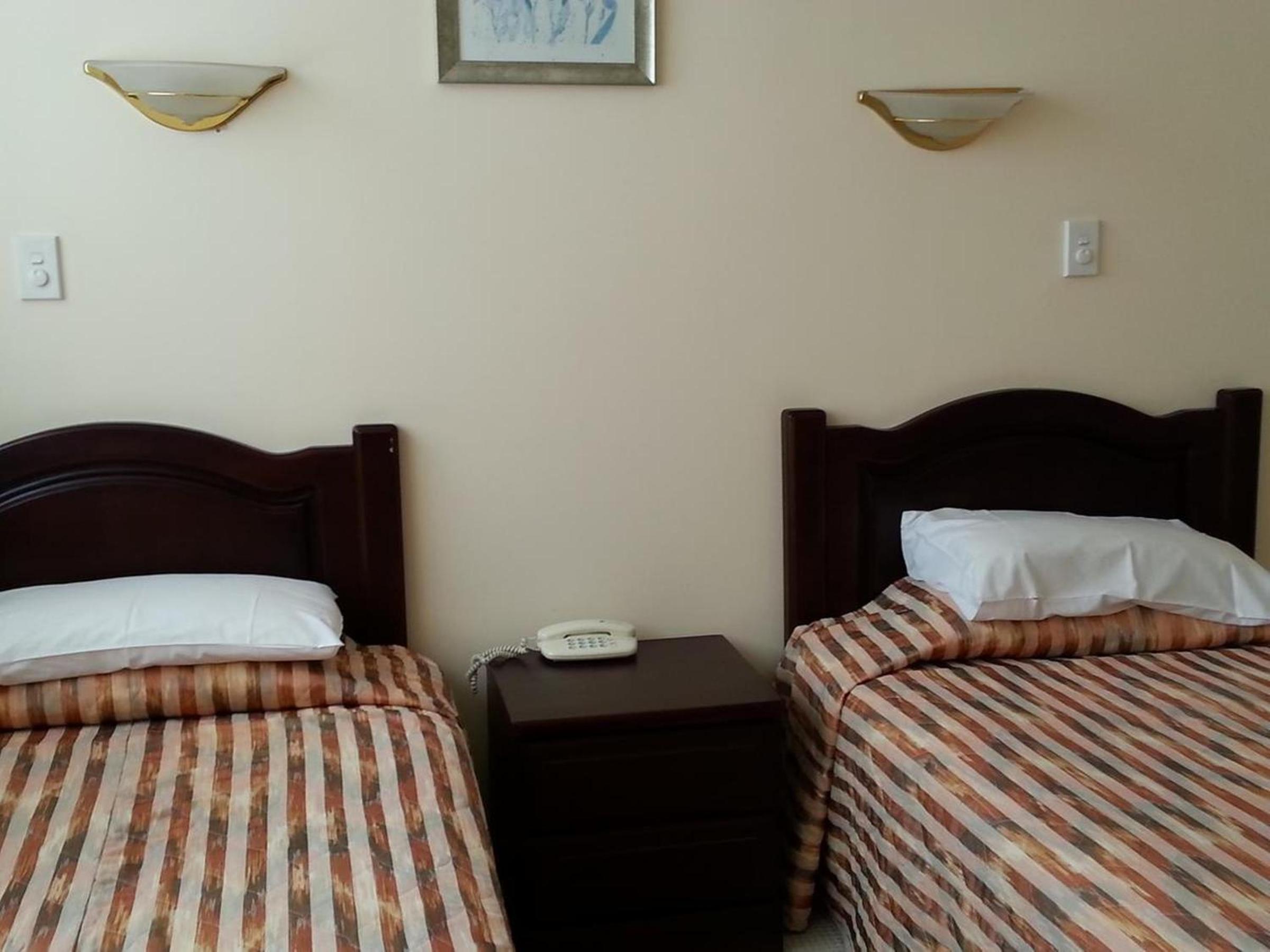 Standard Twin Room - Photo 1