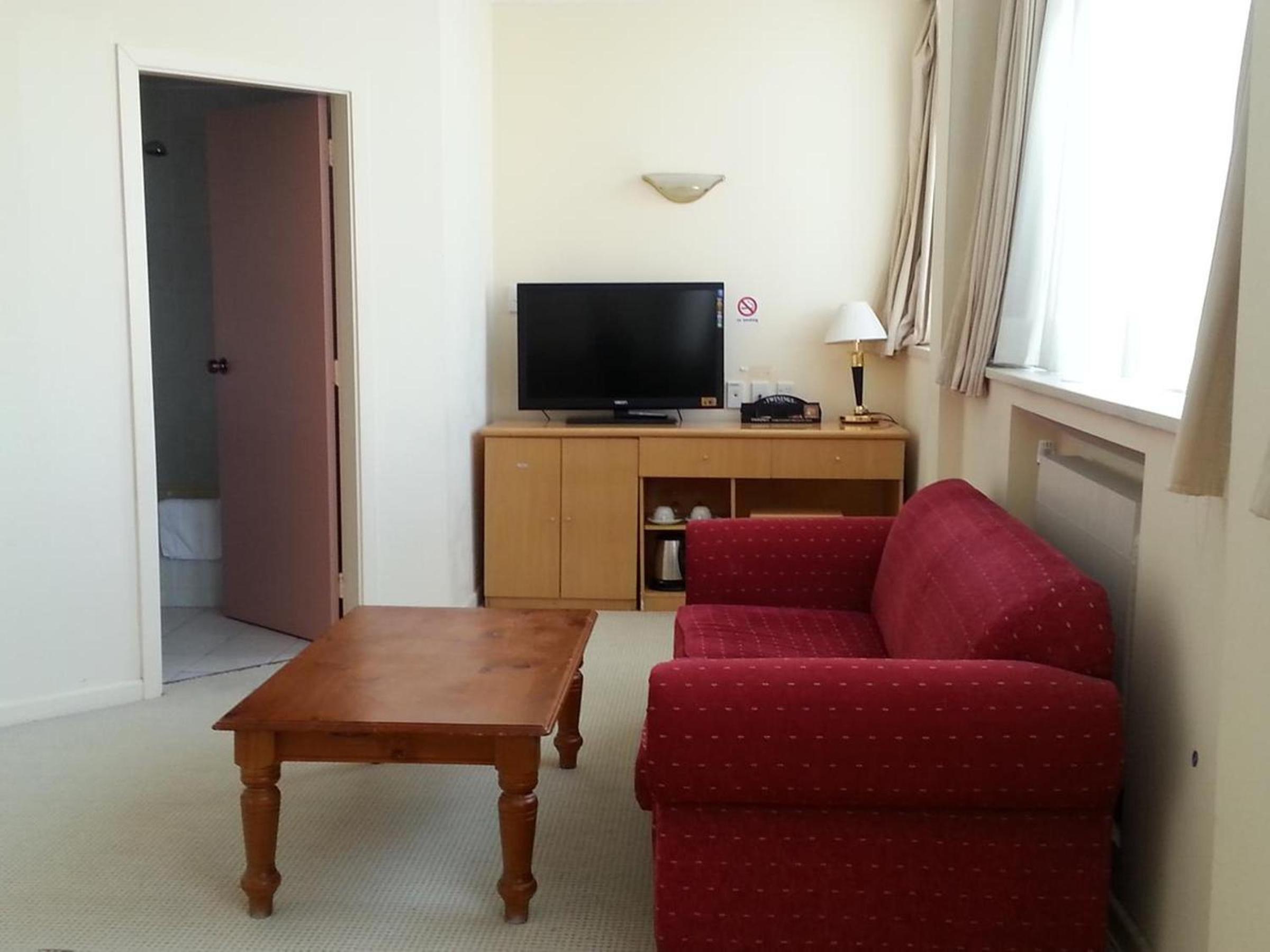 Large Double Room - Photo 2