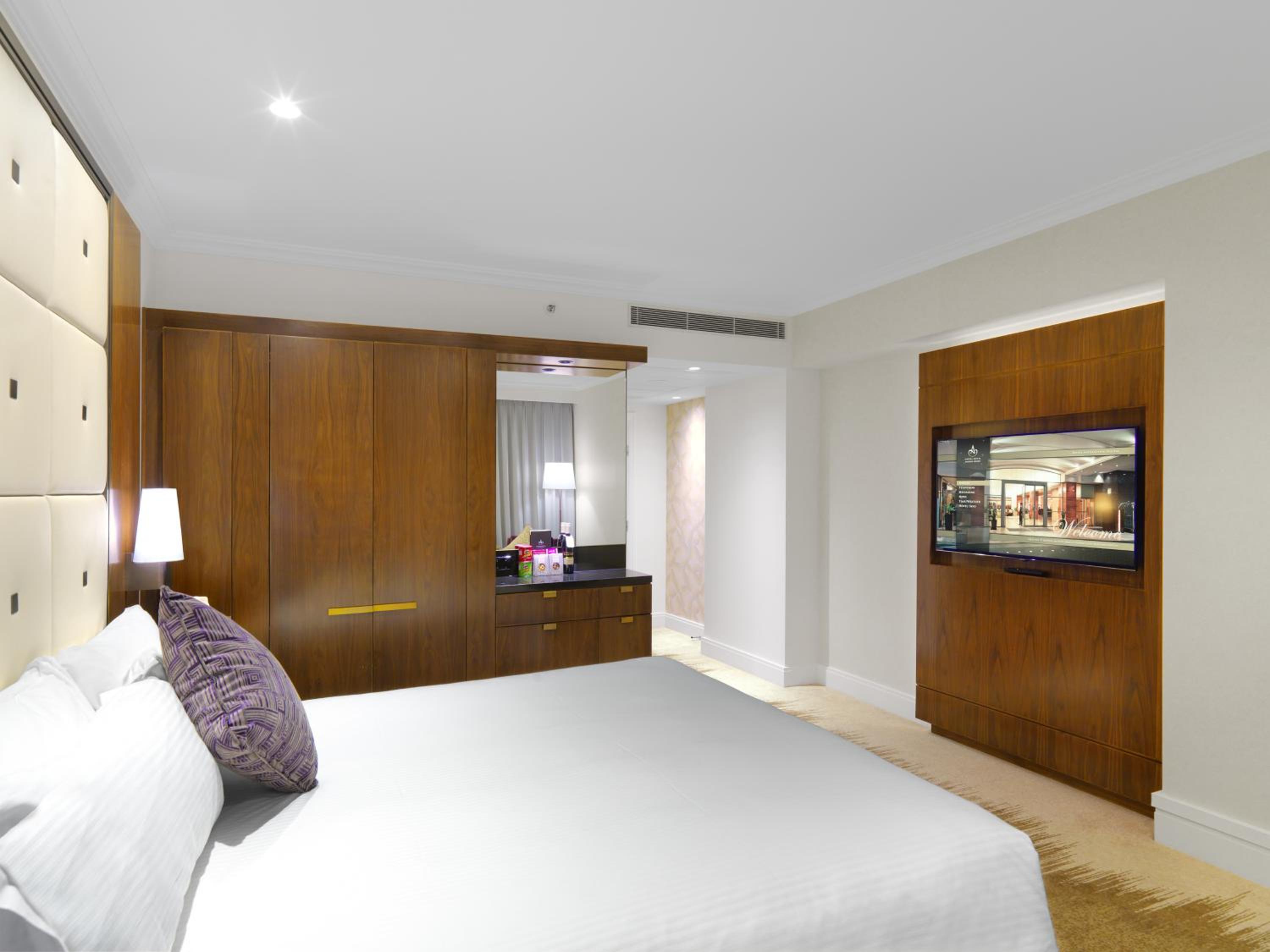 Deluxe King Room - Photo 4