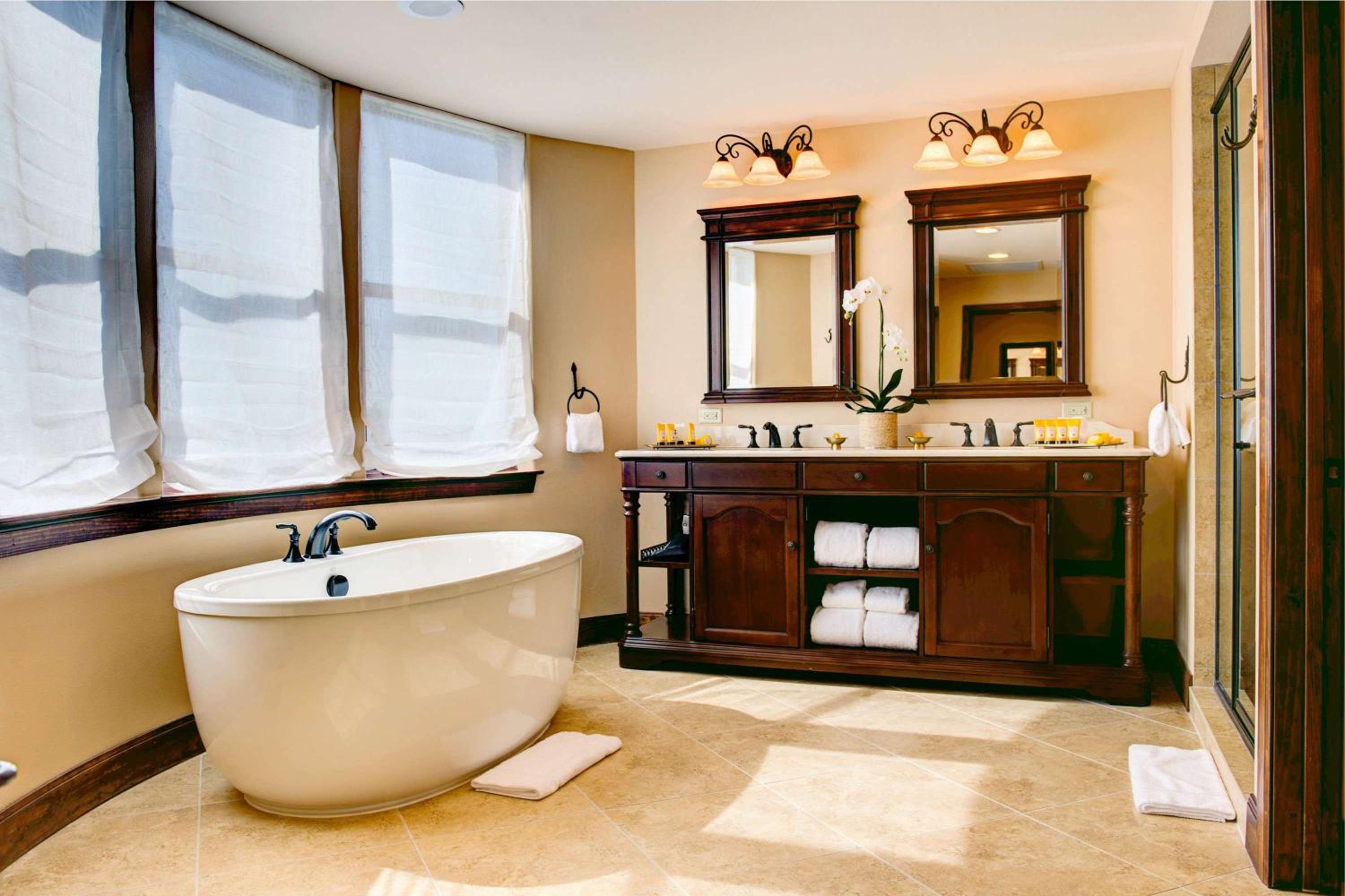 One Bedroom Sparrow Suite