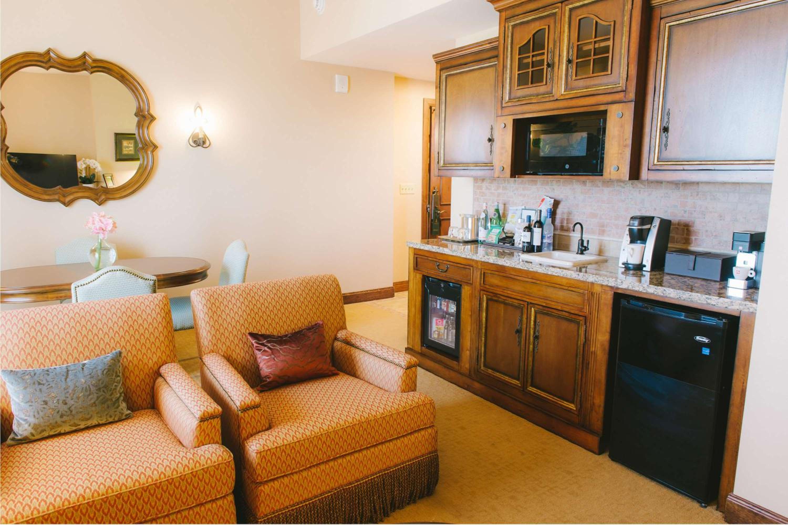 One Bedroom Sparrow Suite