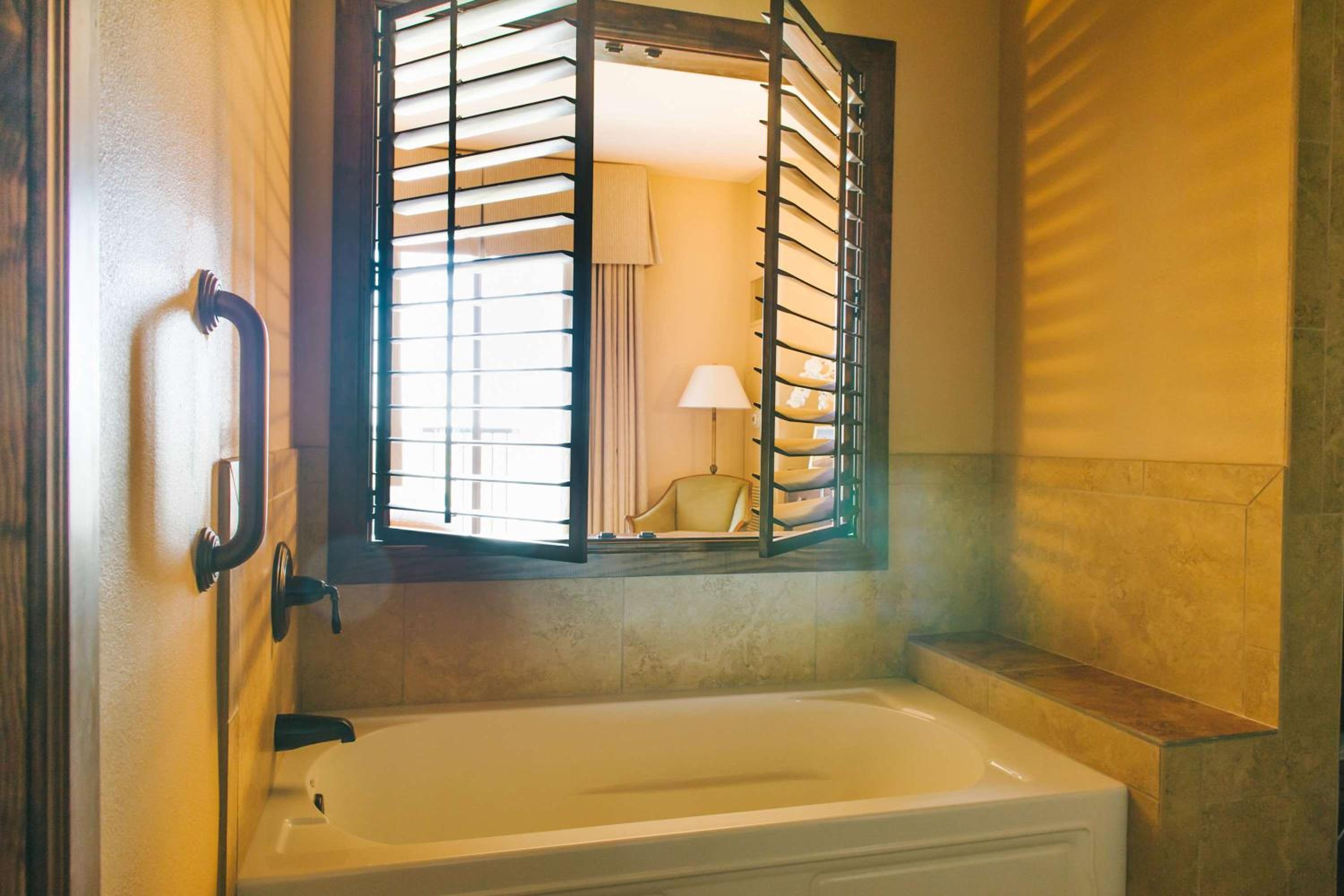 Heron Suites thumbnail 5