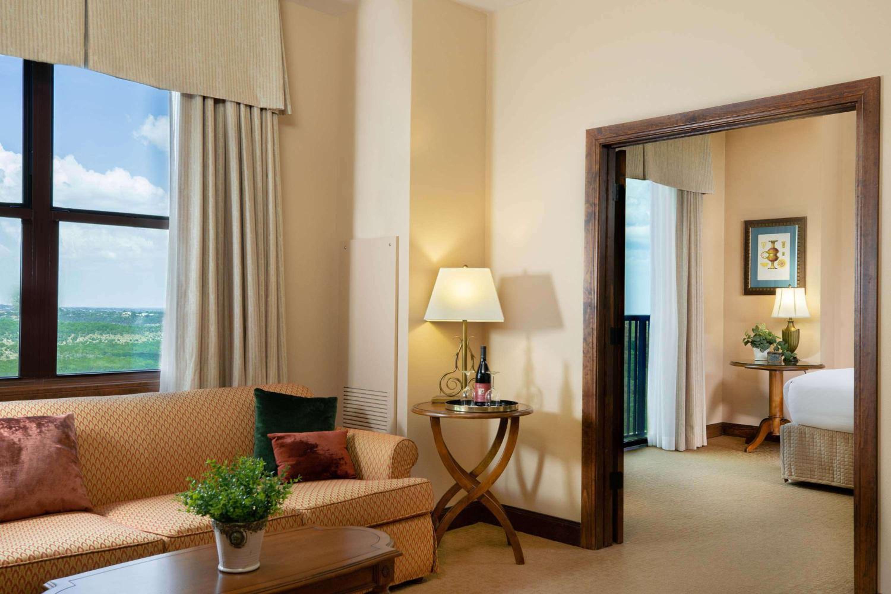 Junior Robin Suite