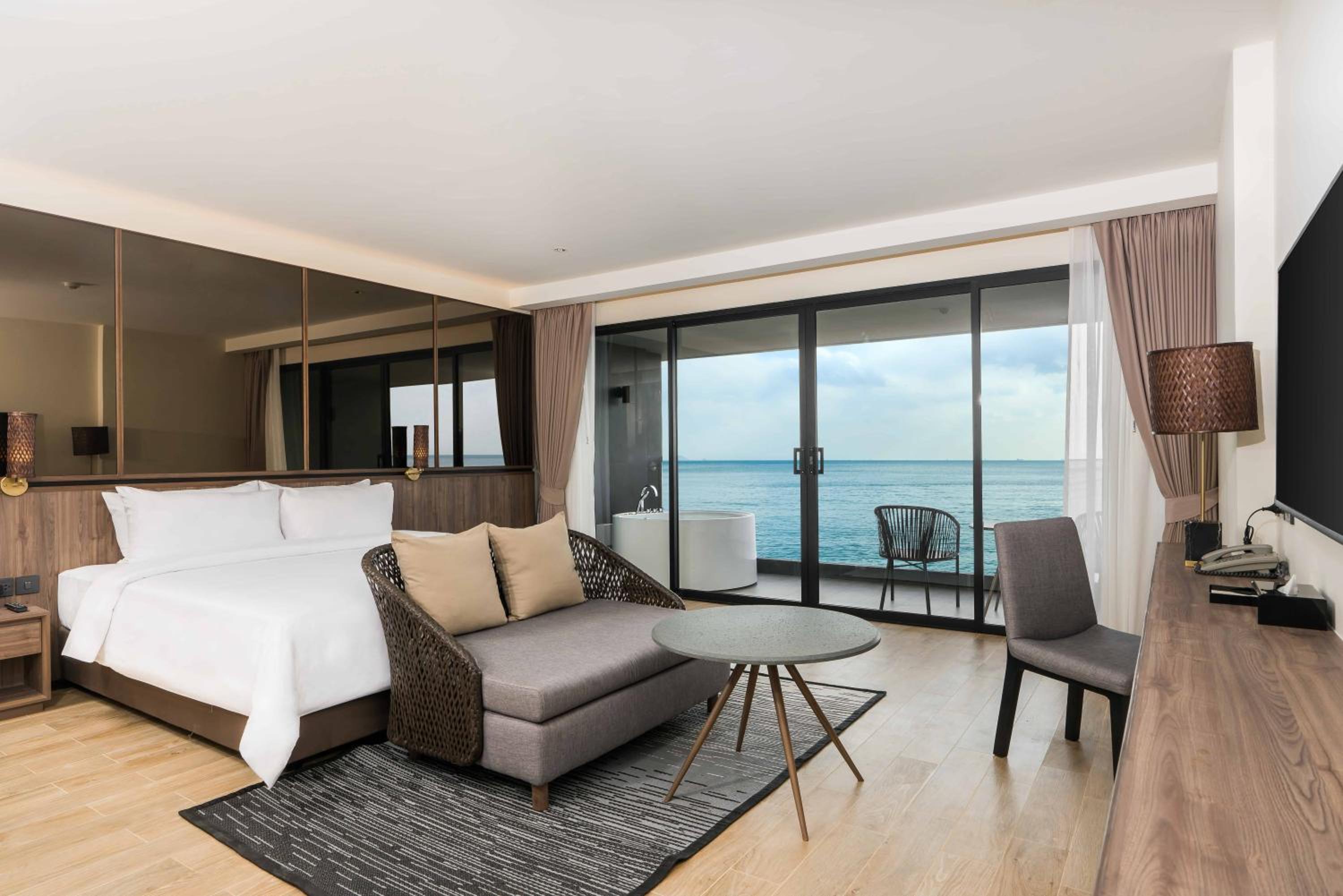 Oceanfront Skybath - Photo 1